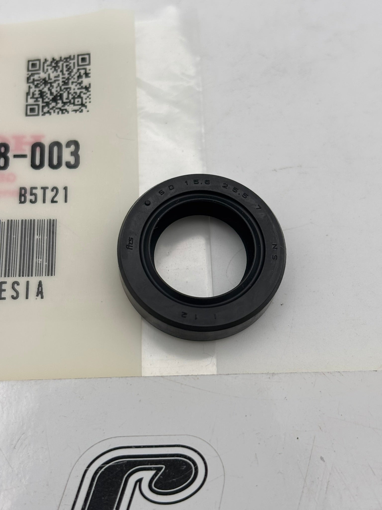 HONDA OIL SEAL (15.6X25.5X7) 91201-GK8-003 H67