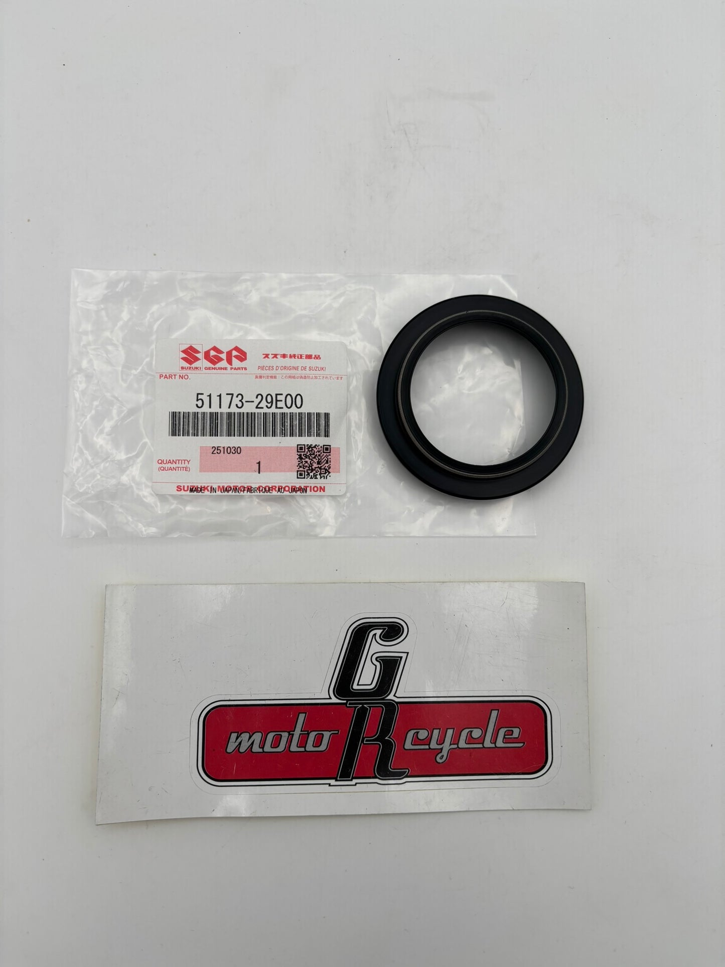 SUZUKI DUST SEAL (SUB 51571-17C00 ) 51173-29E00 S30
