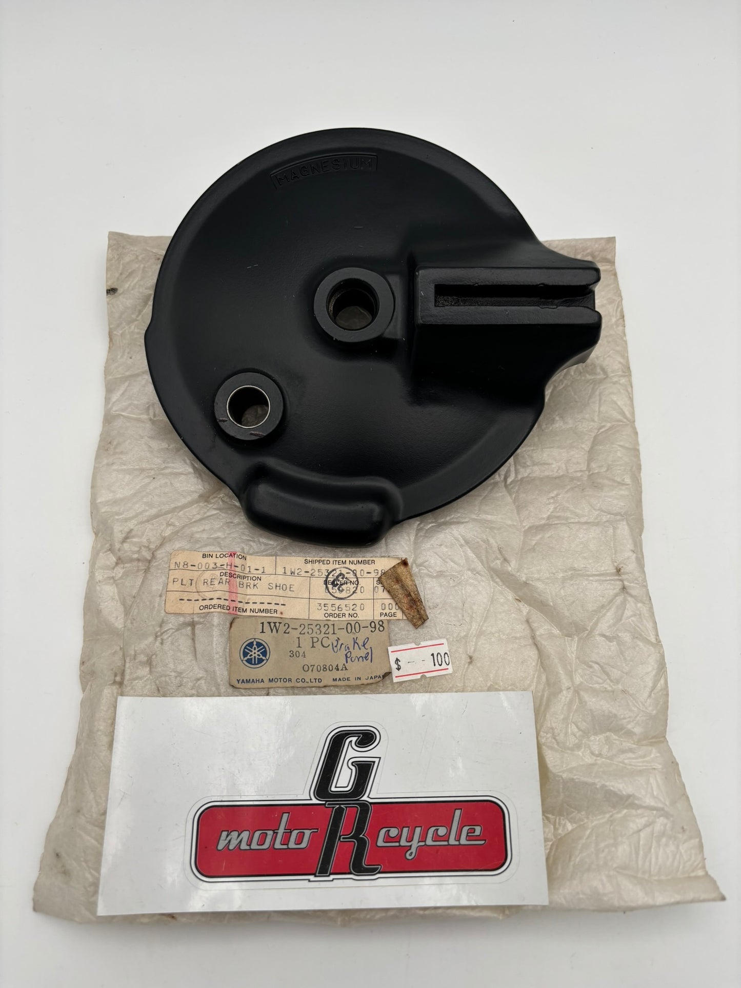 YAMAHA BRAKE SHOE PLATE (LOW GLOSS BLACK) 1W2-25321-00-98 Y18