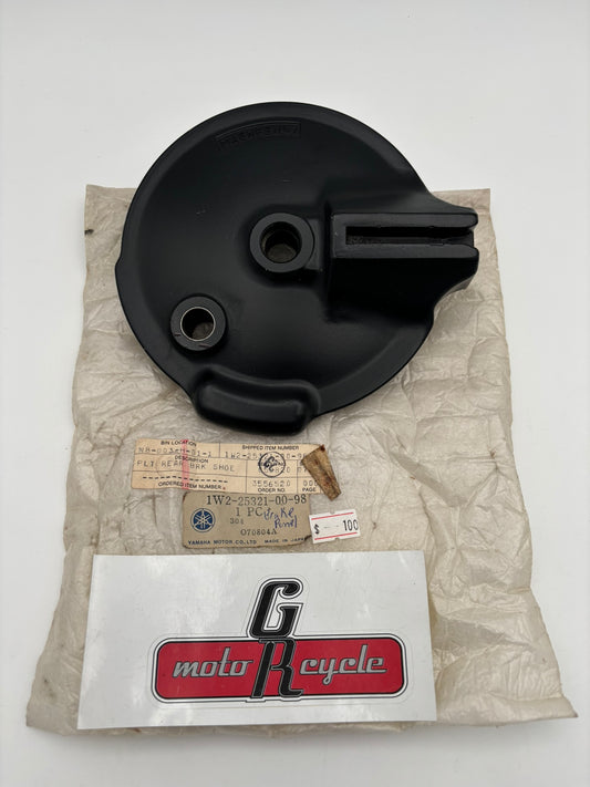 YAMAHA BRAKE SHOE PLATE (LOW GLOSS BLACK) 1W2-25321-00-98 Y18