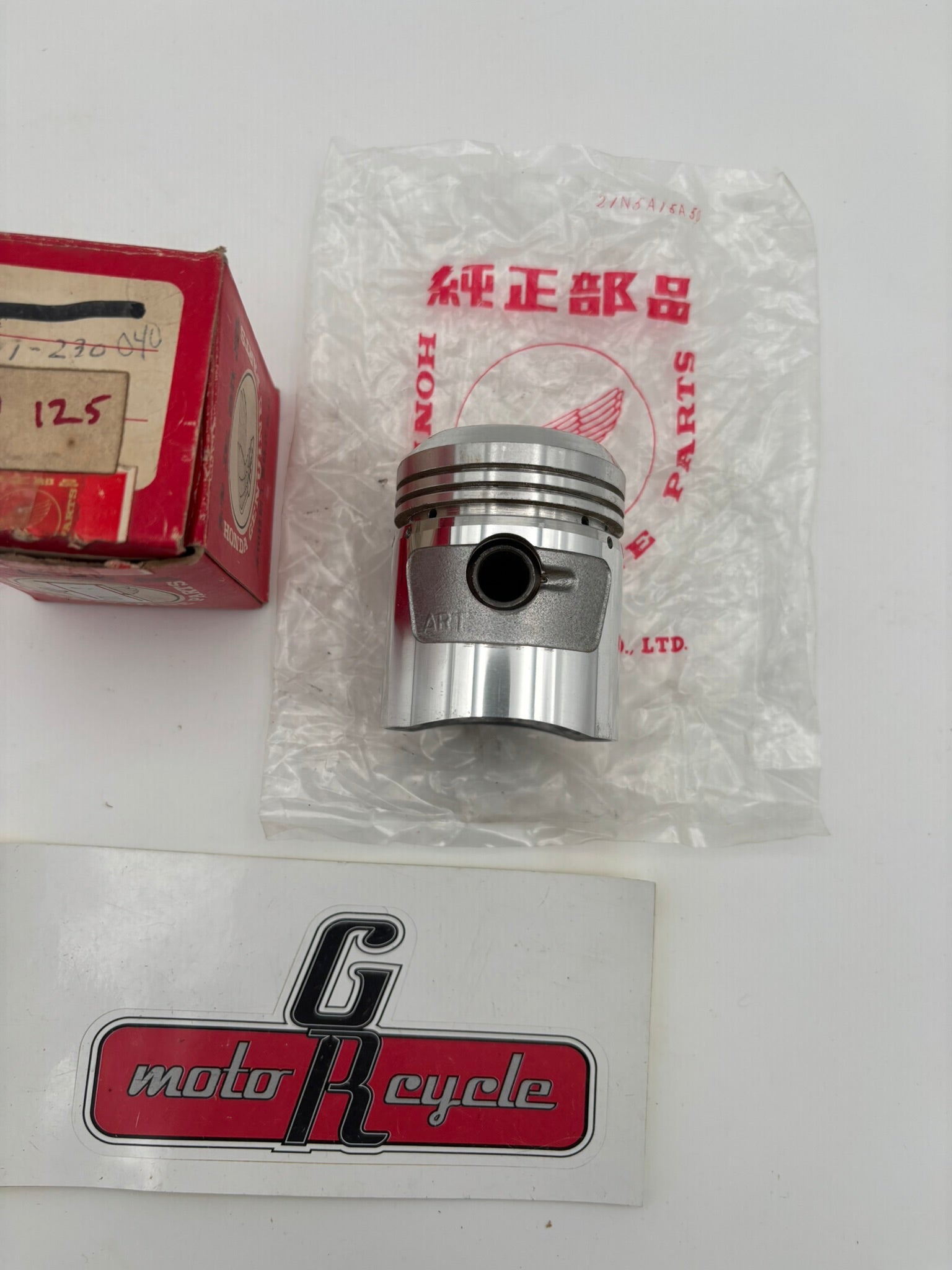 HONDA PISTON (STD) (SUB 13101-230-040 ) 13101-303-000 H96