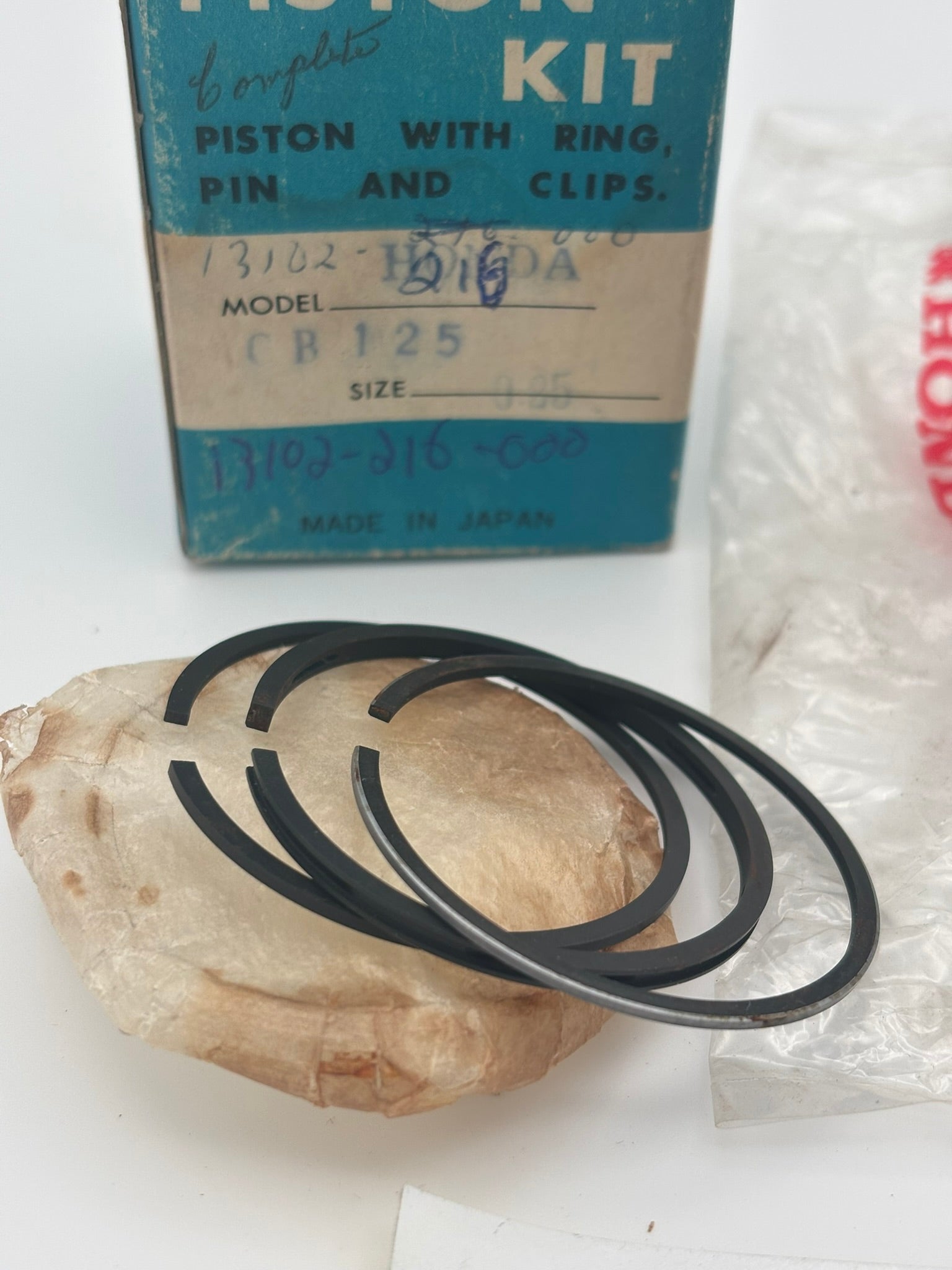 HONDA PISTON (O/S 0.25) KIT (NO CIRCLIPS) 13102-216-000 H96