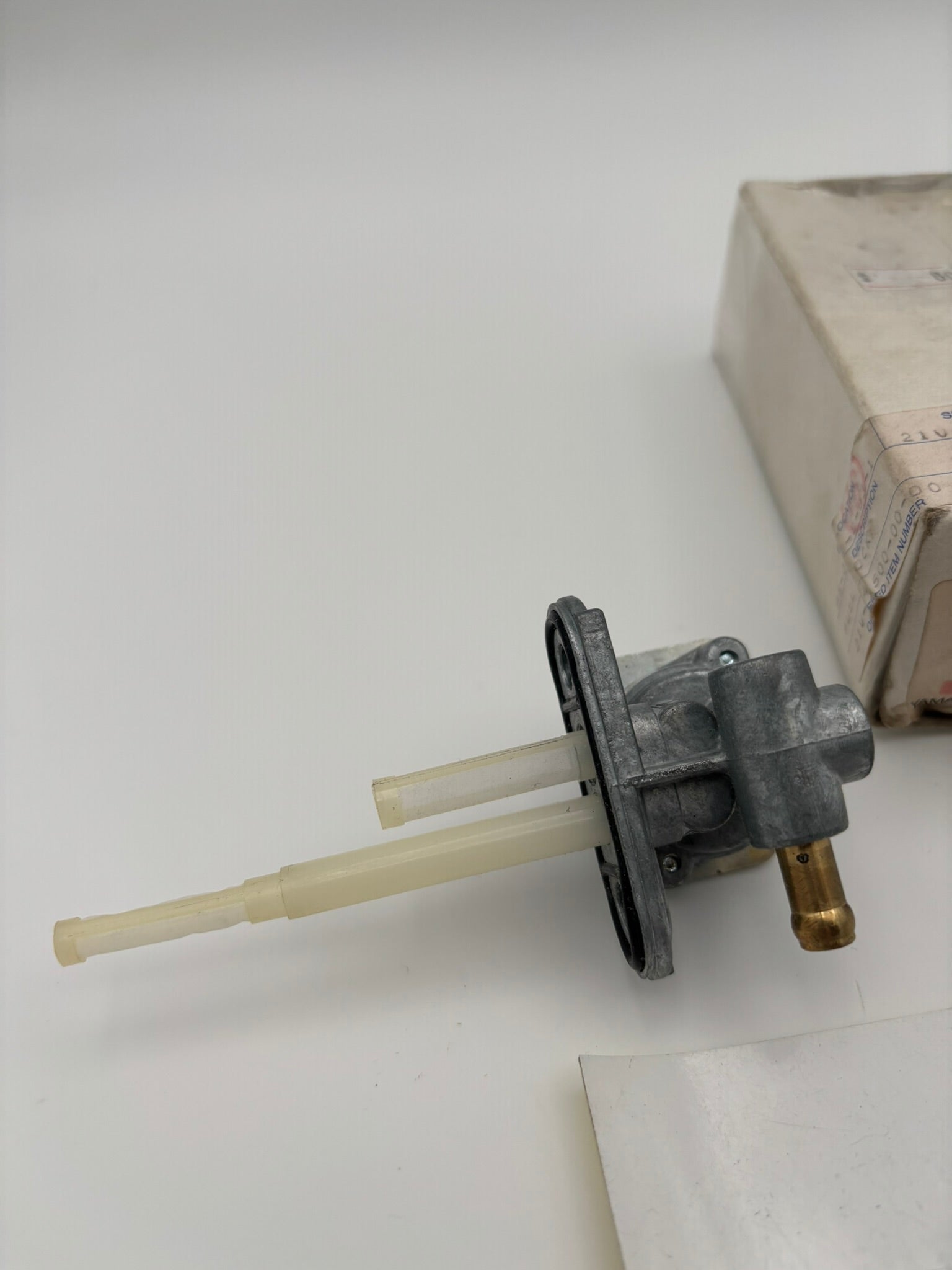 YAMAHA FUEL COCK ASSY (SUB 3JN-24500-00-00 3JN-24500-10-00 ) 21V-24500-10-00 Y19