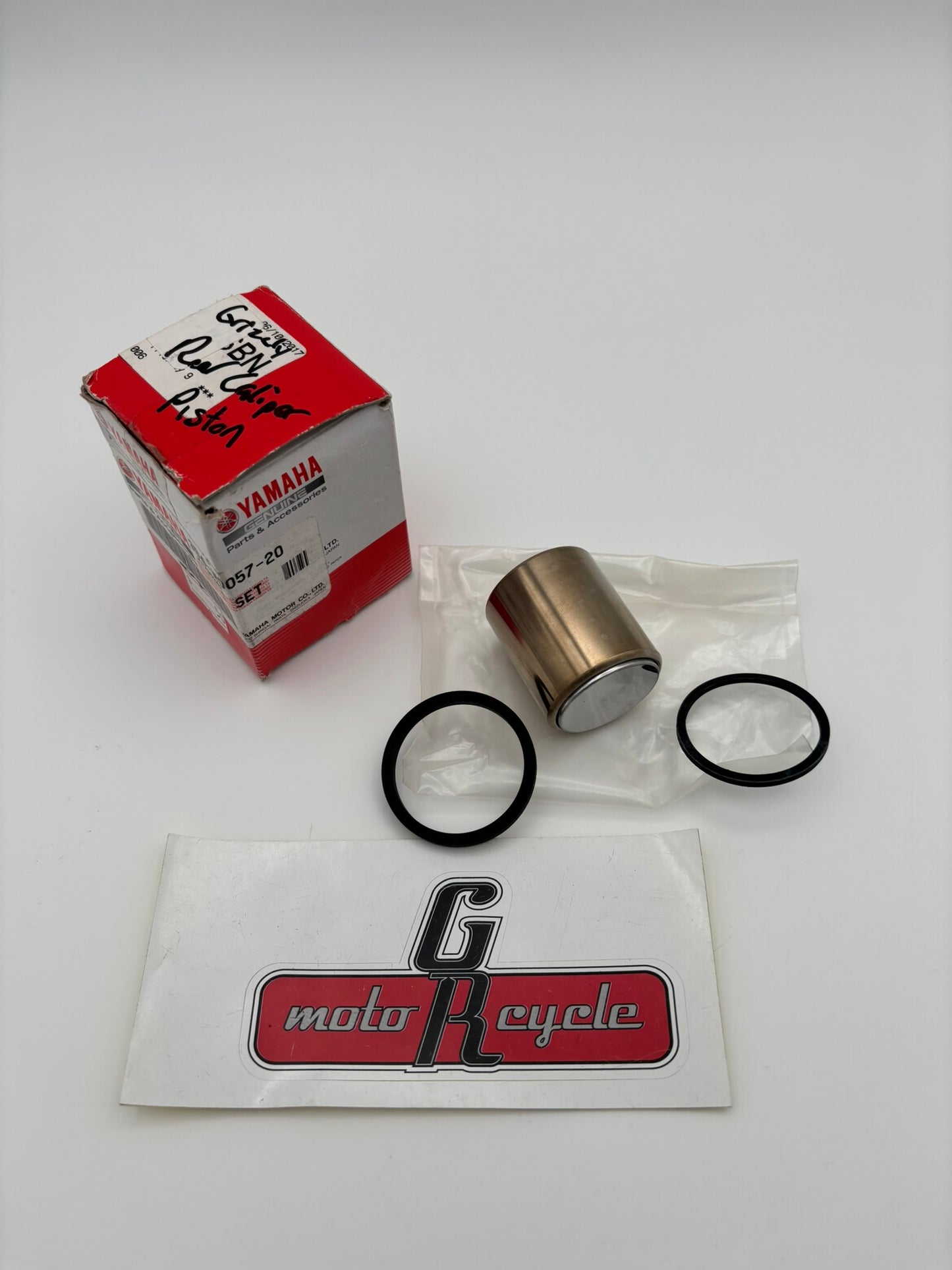 YAMAHA CALIPER PISTON ASSY 3B4-W0057-20-00 Y19