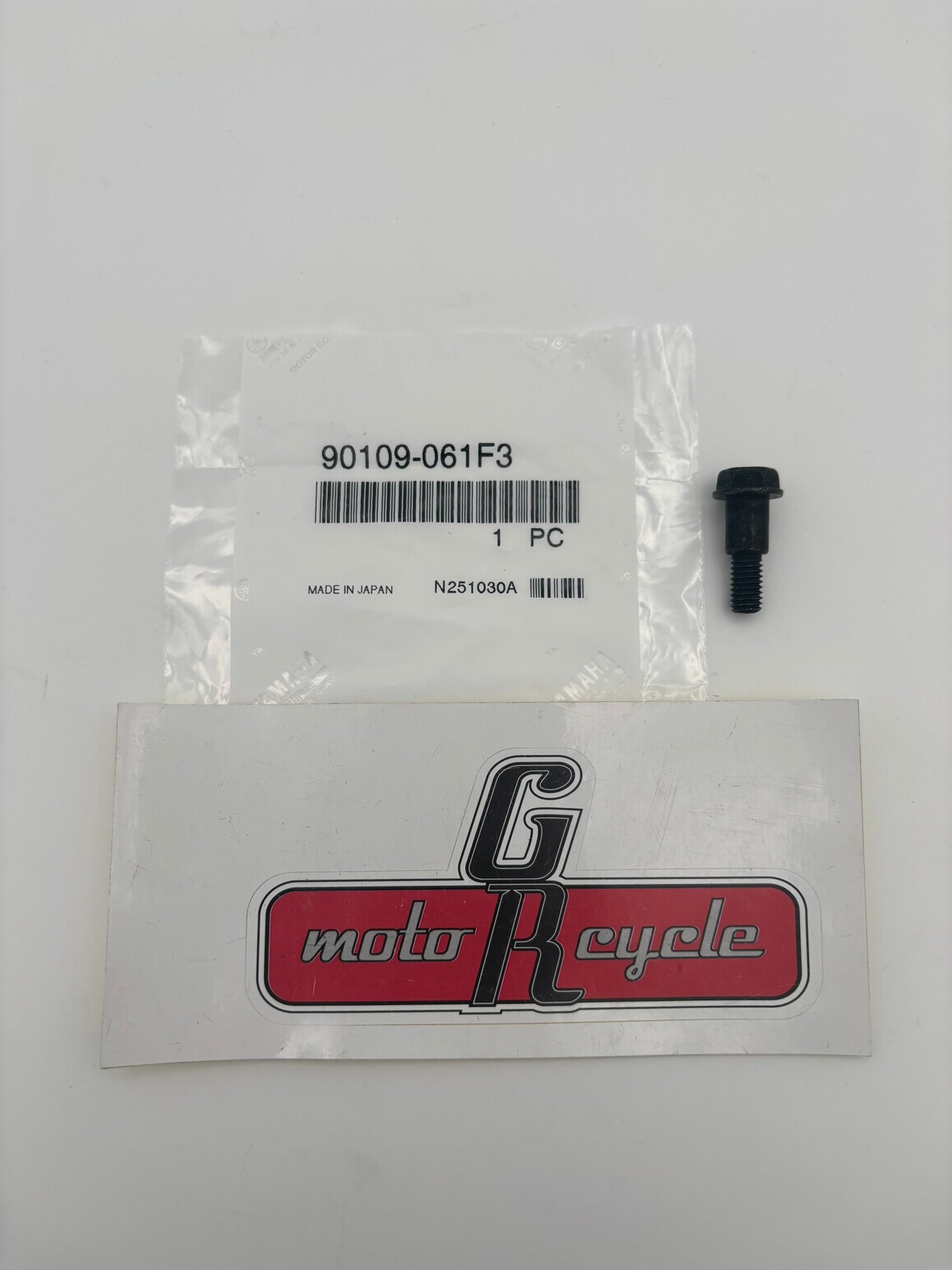 YAMAHA BOLT (3GB) (SUB 90109-06797-00 ) 90109-061F3-00 Y158
