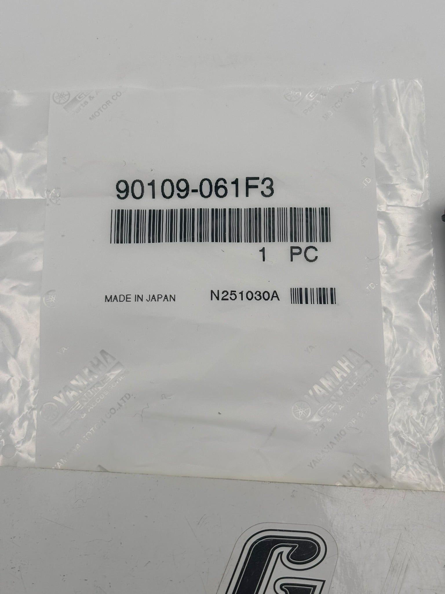 YAMAHA BOLT (3GB) (SUB 90109-06797-00 ) 90109-061F3-00 Y158