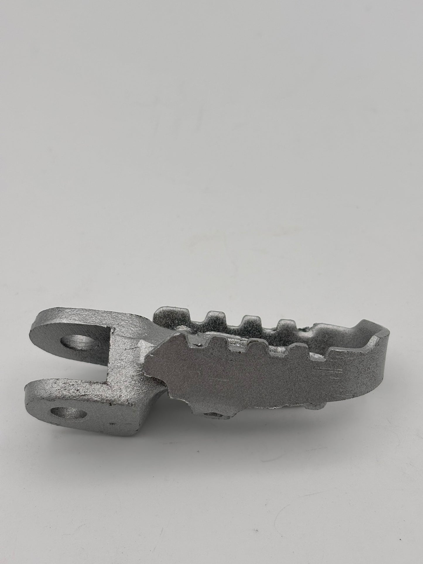 YAMAHA RIGHT FOOTREST 434-27421-00-35 Y20