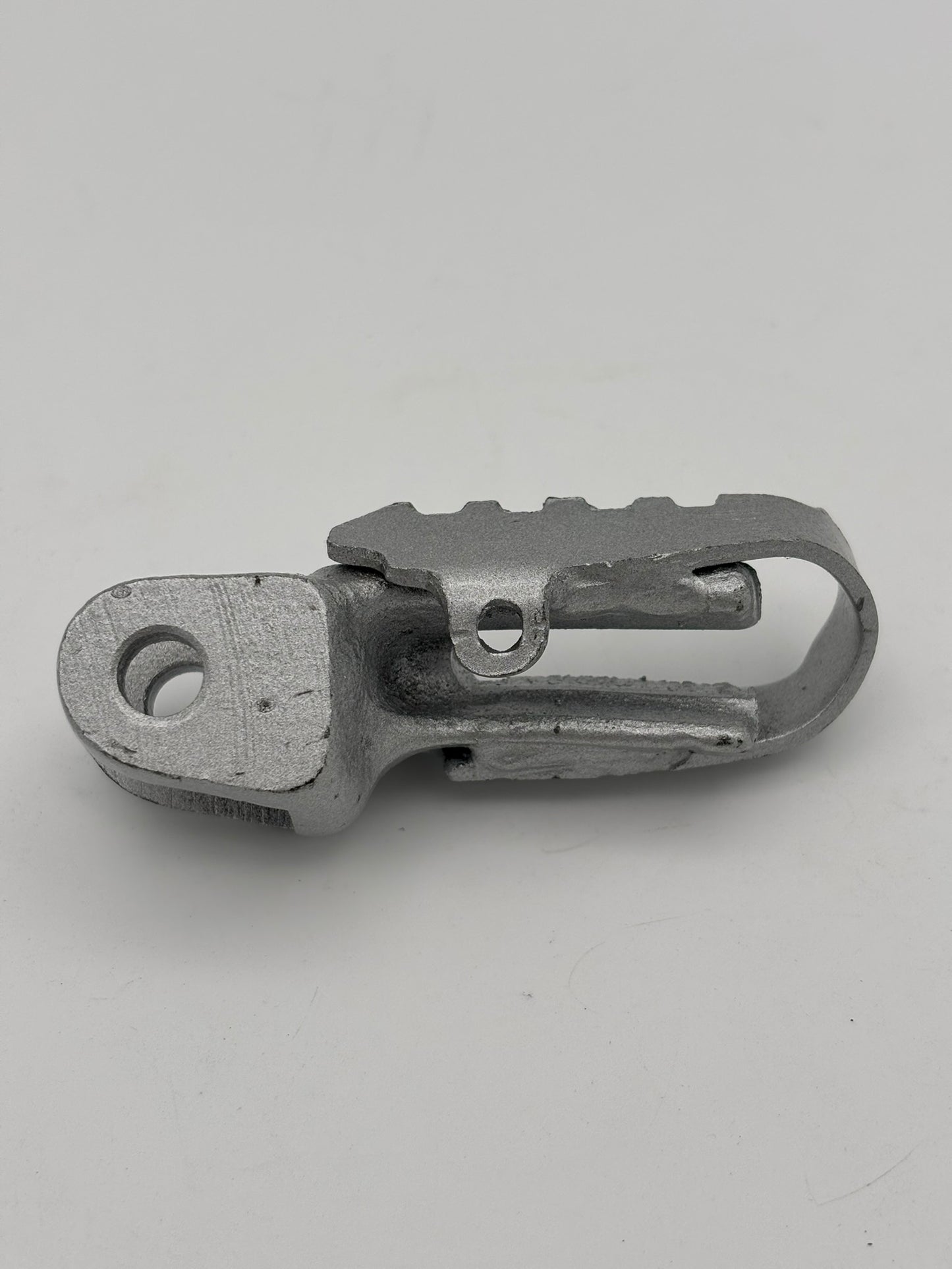 YAMAHA RIGHT FOOTREST 434-27421-00-35 Y20