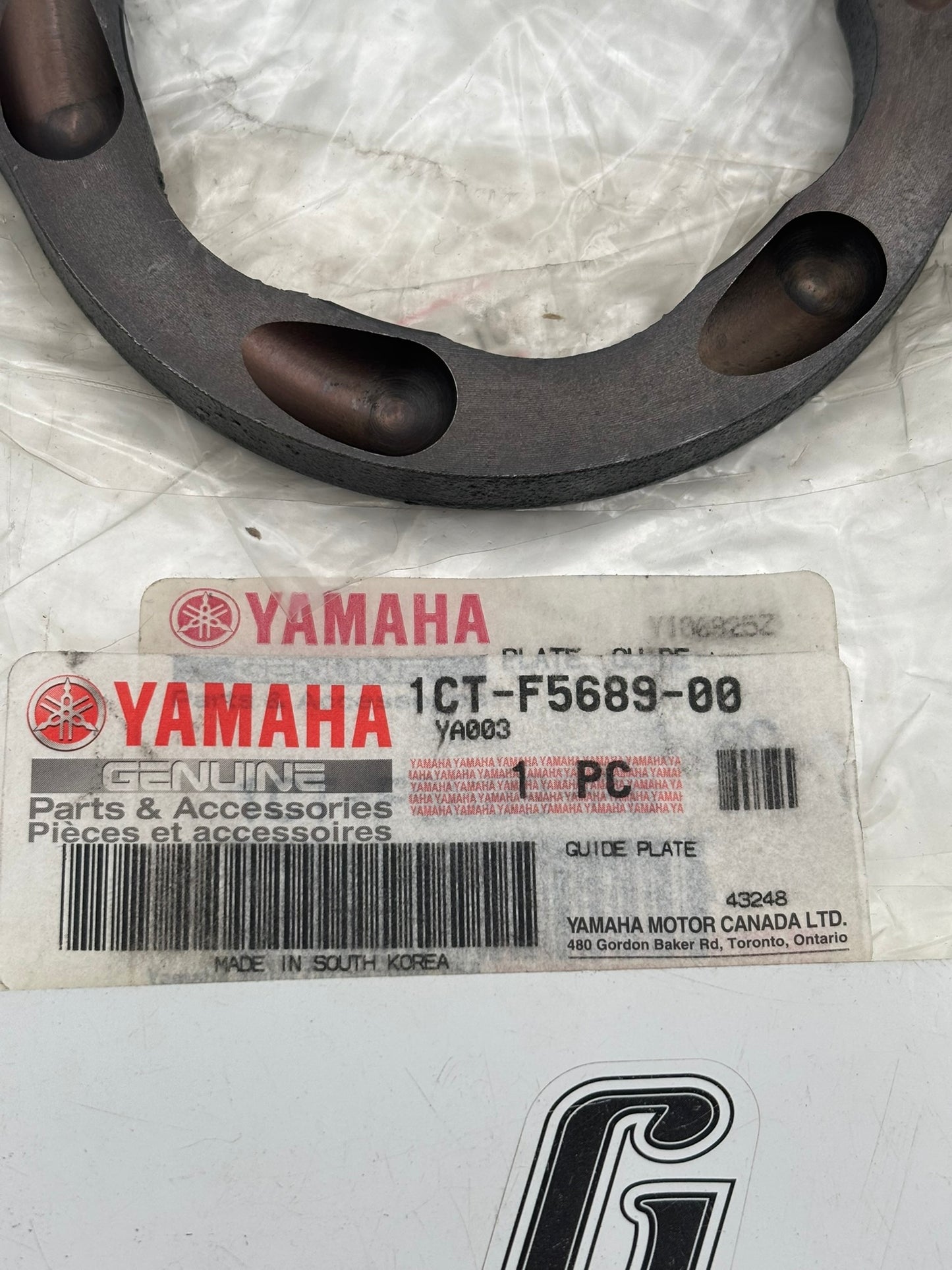 YAMAHA GUIDE PLATE 1CT-F5689-00-00 Y18