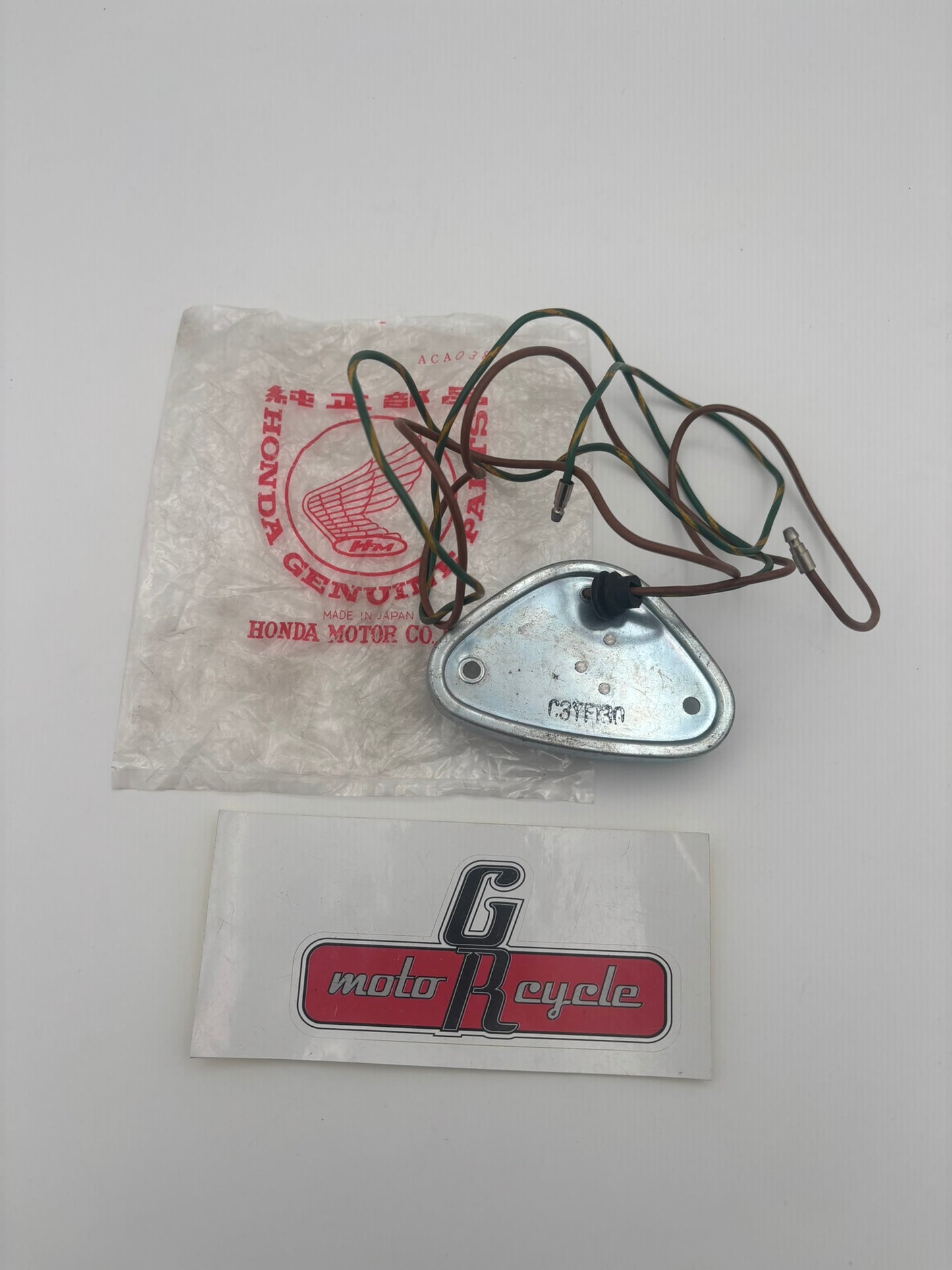 HONDA S65 CS65 TAIL LIGHT SOCKET 33765-035-680 H225