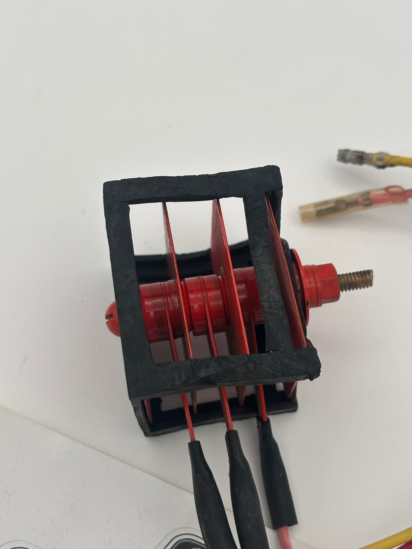 HONDA SELENIUM RECTIFIER (3 WIRES) (RUBBER IMPERFECT) (SUB 31700-028-008 31700-028-018 ) 31700-028-000-3 H229