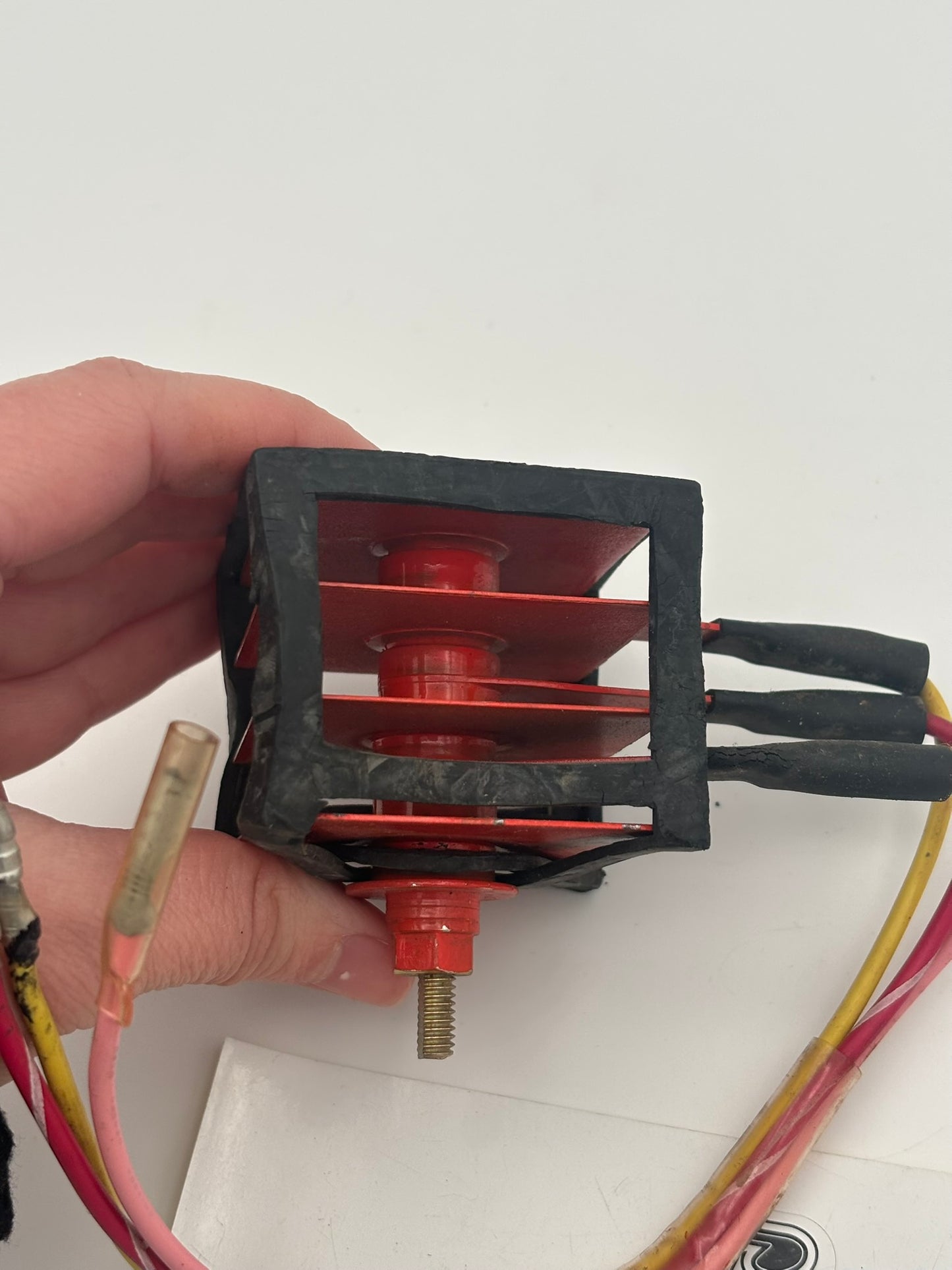 HONDA SELENIUM RECTIFIER (3 WIRES) (RUBBER IMPERFECT) (SUB 31700-028-008 31700-028-018 ) 31700-028-000-3 H229