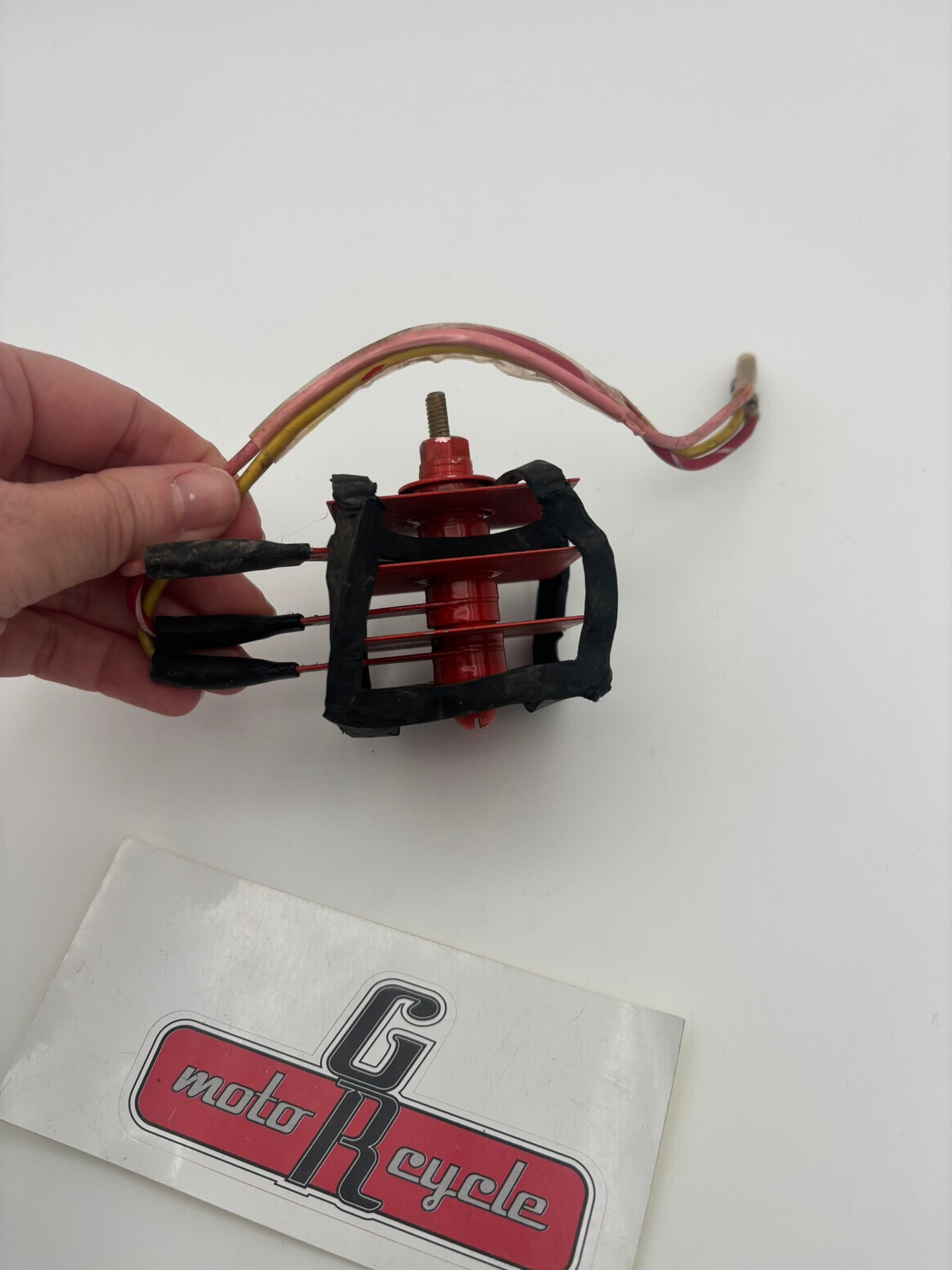 HONDA SELENIUM RECTIFIER (3 WIRES) (DAMAGED RUBBER) (SUB 31700-028-008 31700-028-018 ) 31700-028-000-4 H229