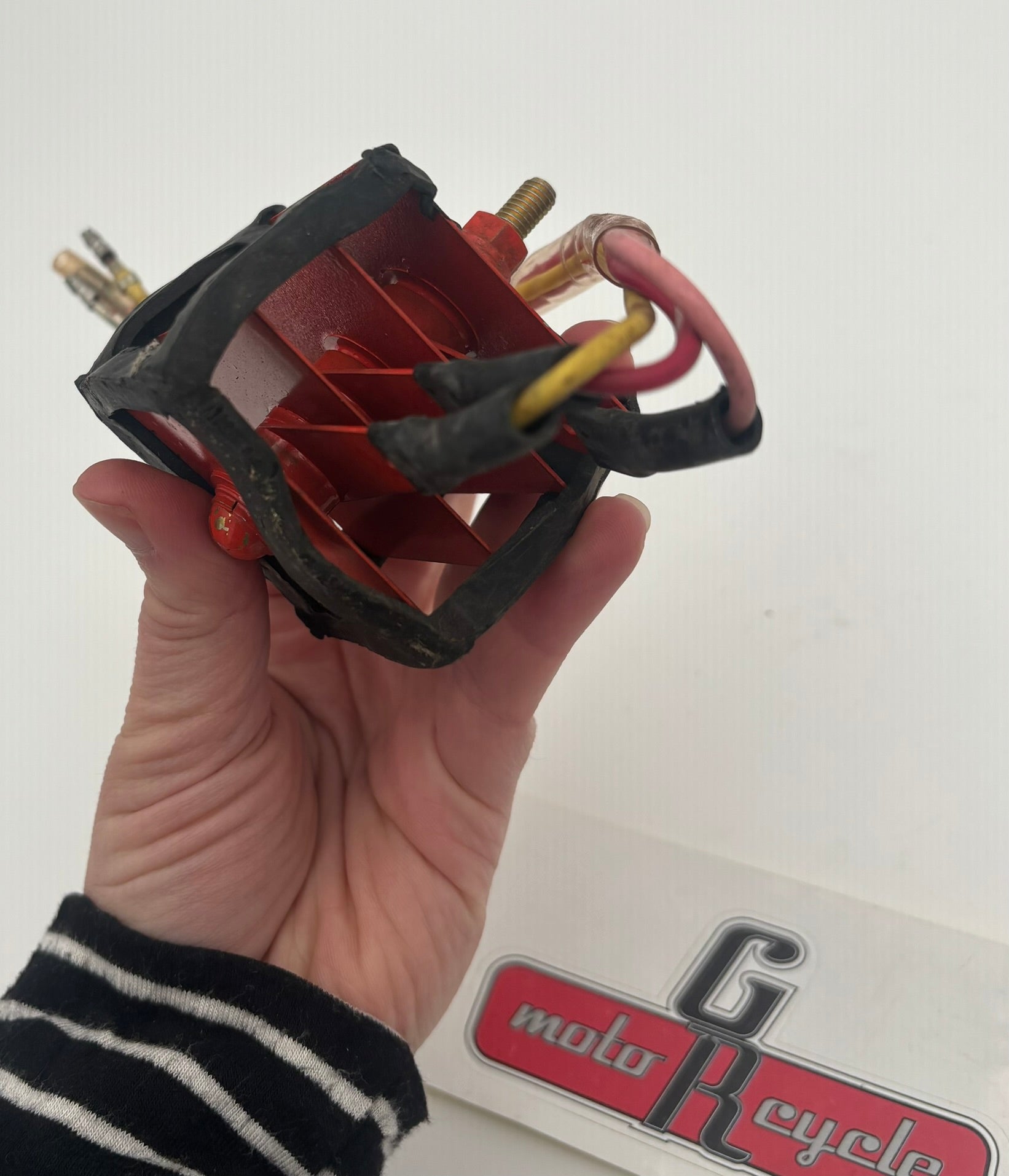 HONDA SELENIUM RECTIFIER (3 WIRES) (DAMAGED RUBBER) (SUB 31700-028-008 31700-028-018 ) 31700-028-000-4 H229