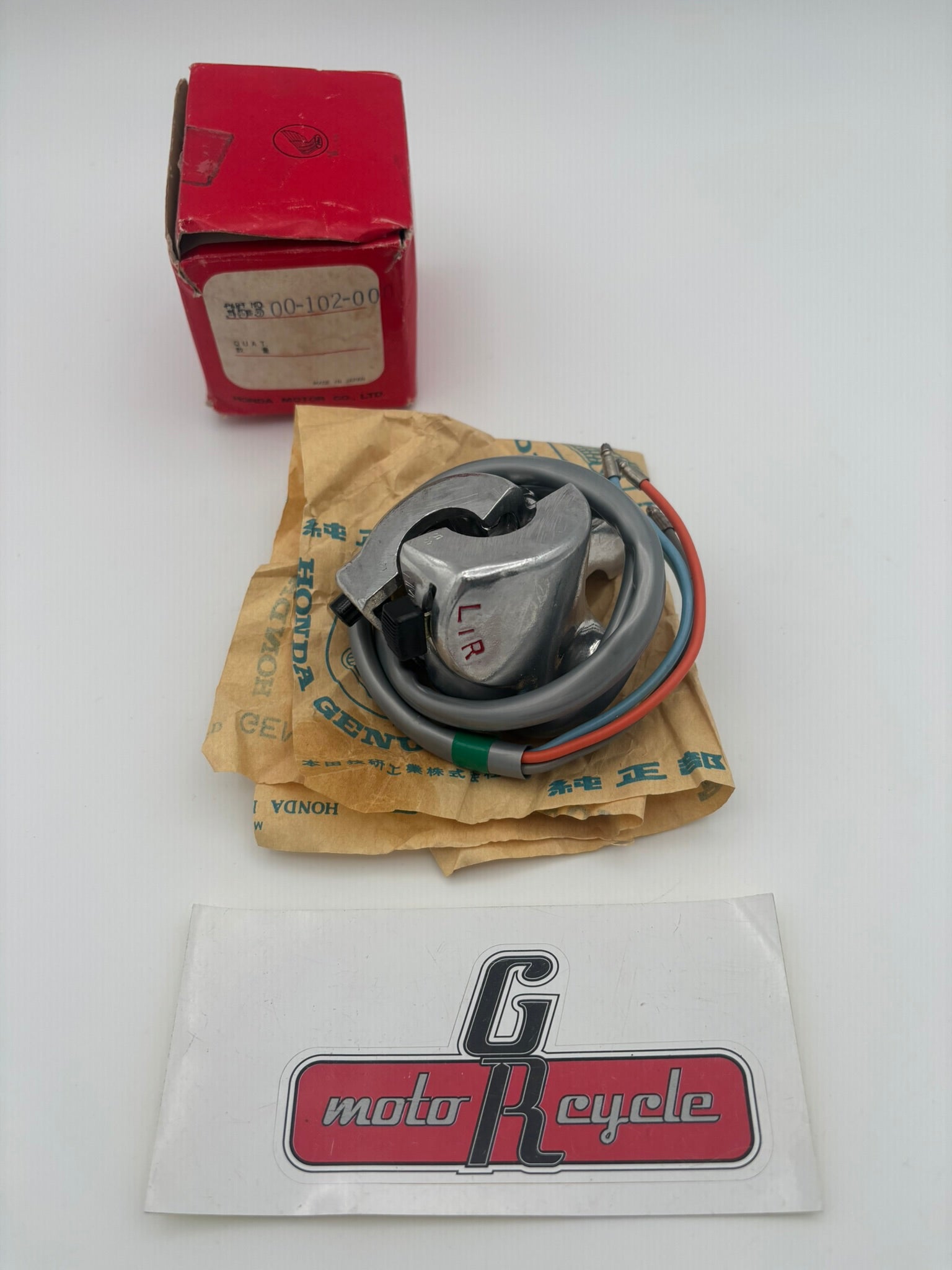 HONDA HORN & TURN SIGNAL SWITCH ASSY 35300-102-000 H230