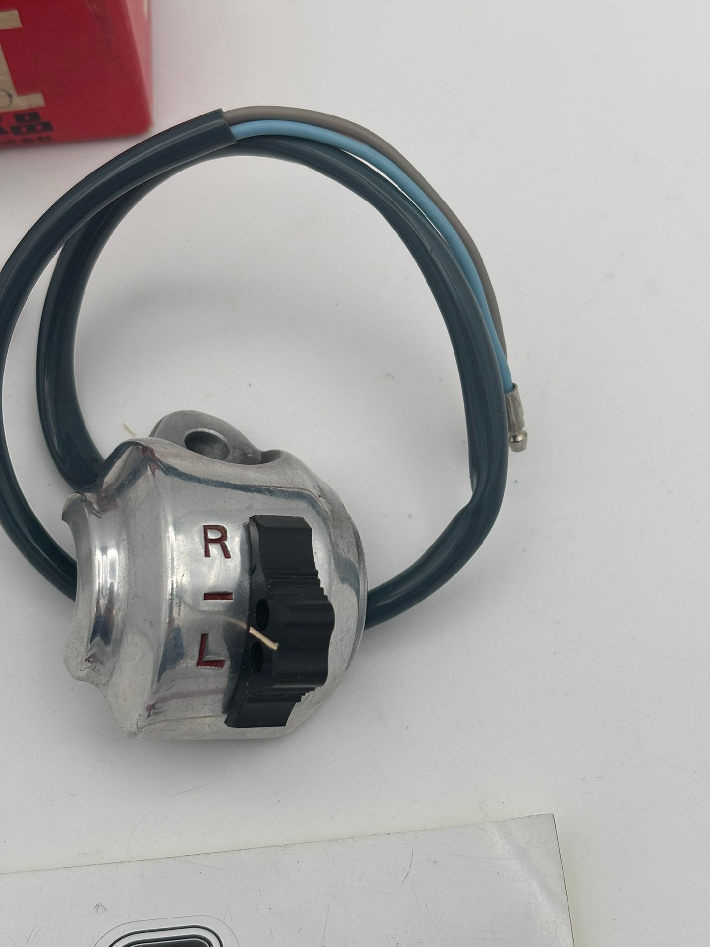HONDA TURN SIGNAL SWITCH (SUB 35250-011-000 35250-017-000 ) C1104845-TO H230