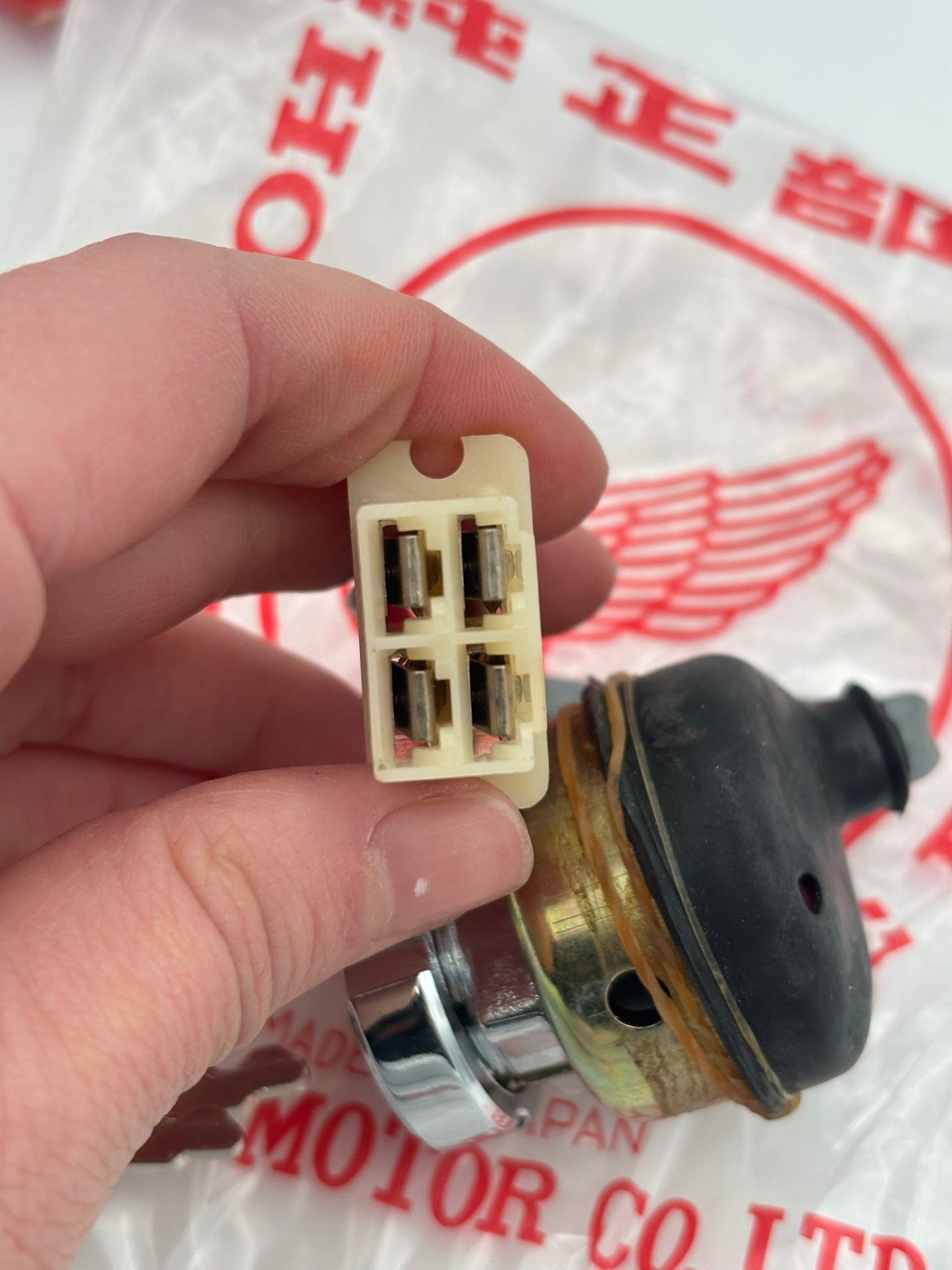 HONDA IGNITION SWITCH 35100-240-000 H232