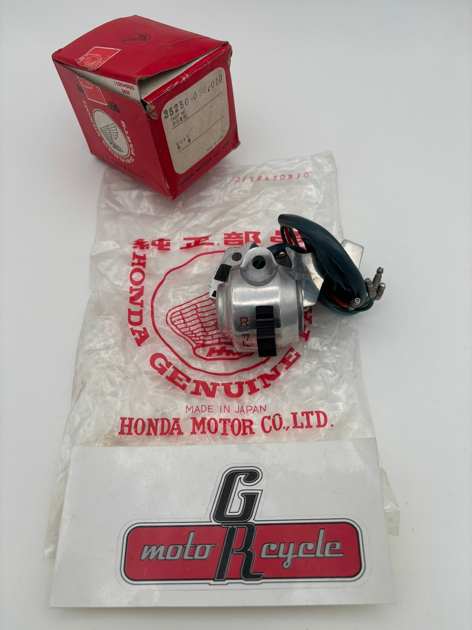HONDA TURN SIGNAL SWITCH (SUB 35250-030-000 ) 35250-030-010 H233