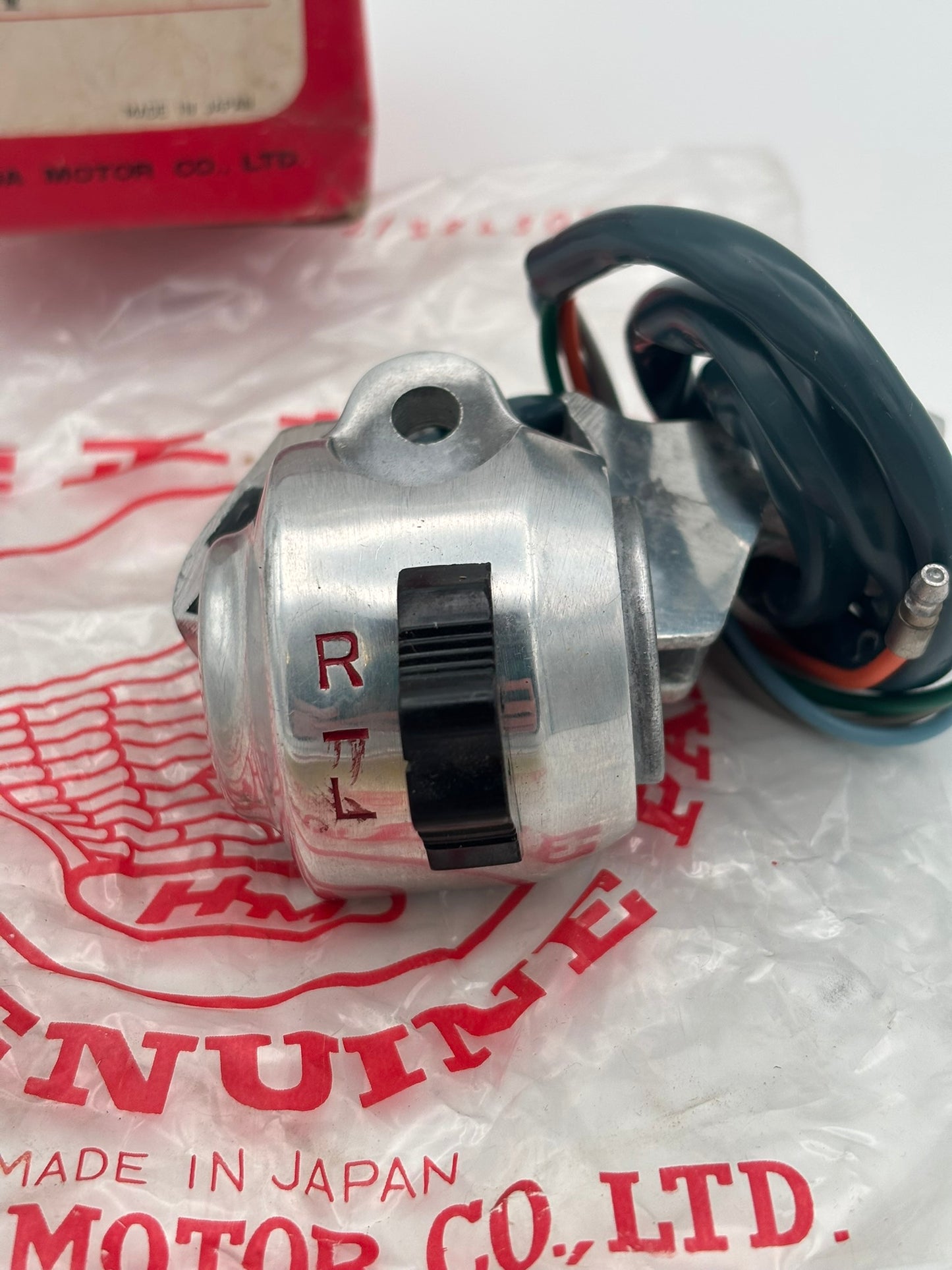 HONDA TURN SIGNAL SWITCH (SUB 35250-030-000 ) 35250-030-010 H233