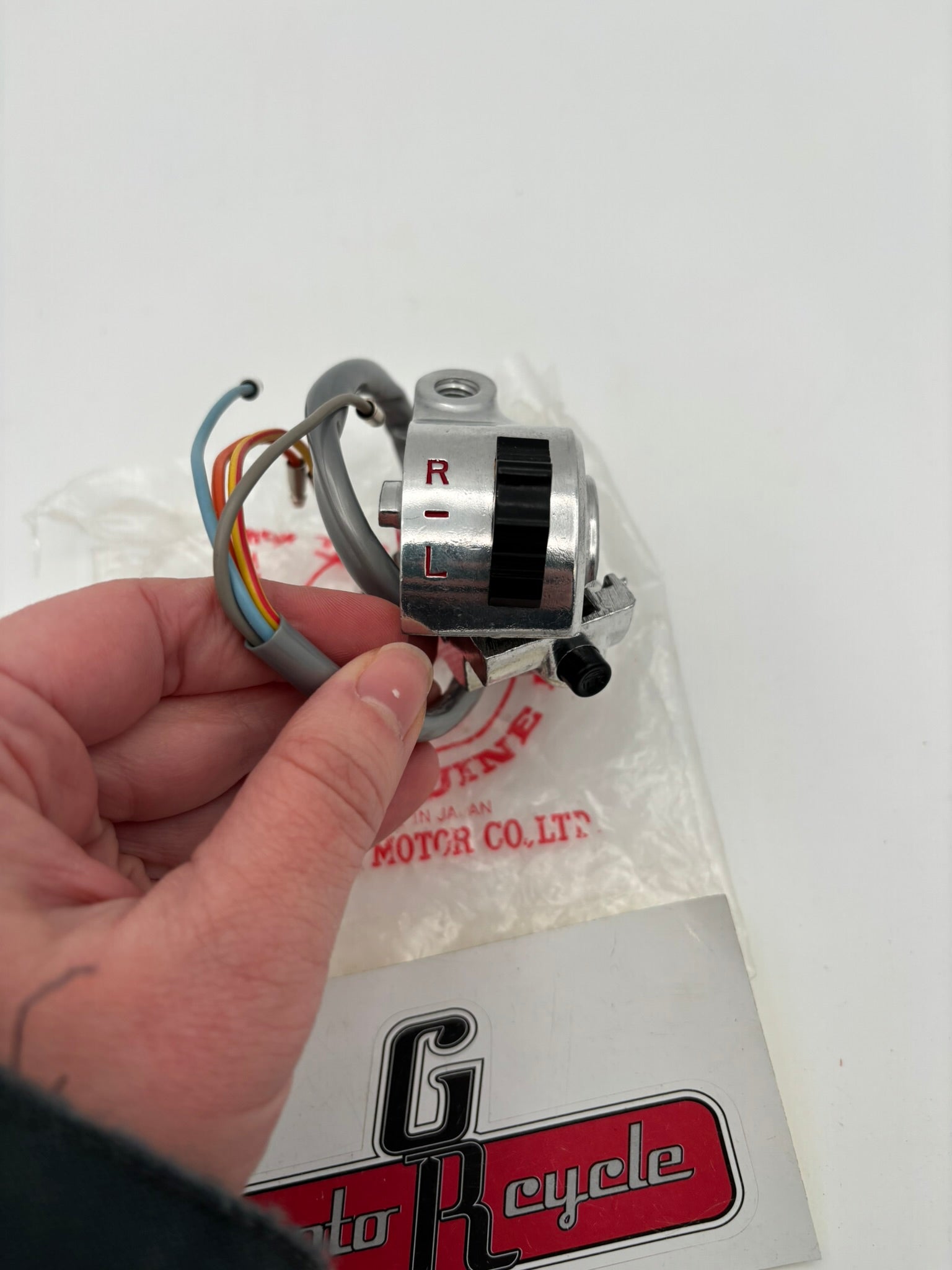 HONDA HORN & TURN SIGNAL SWITCH 35251-041-693 H234