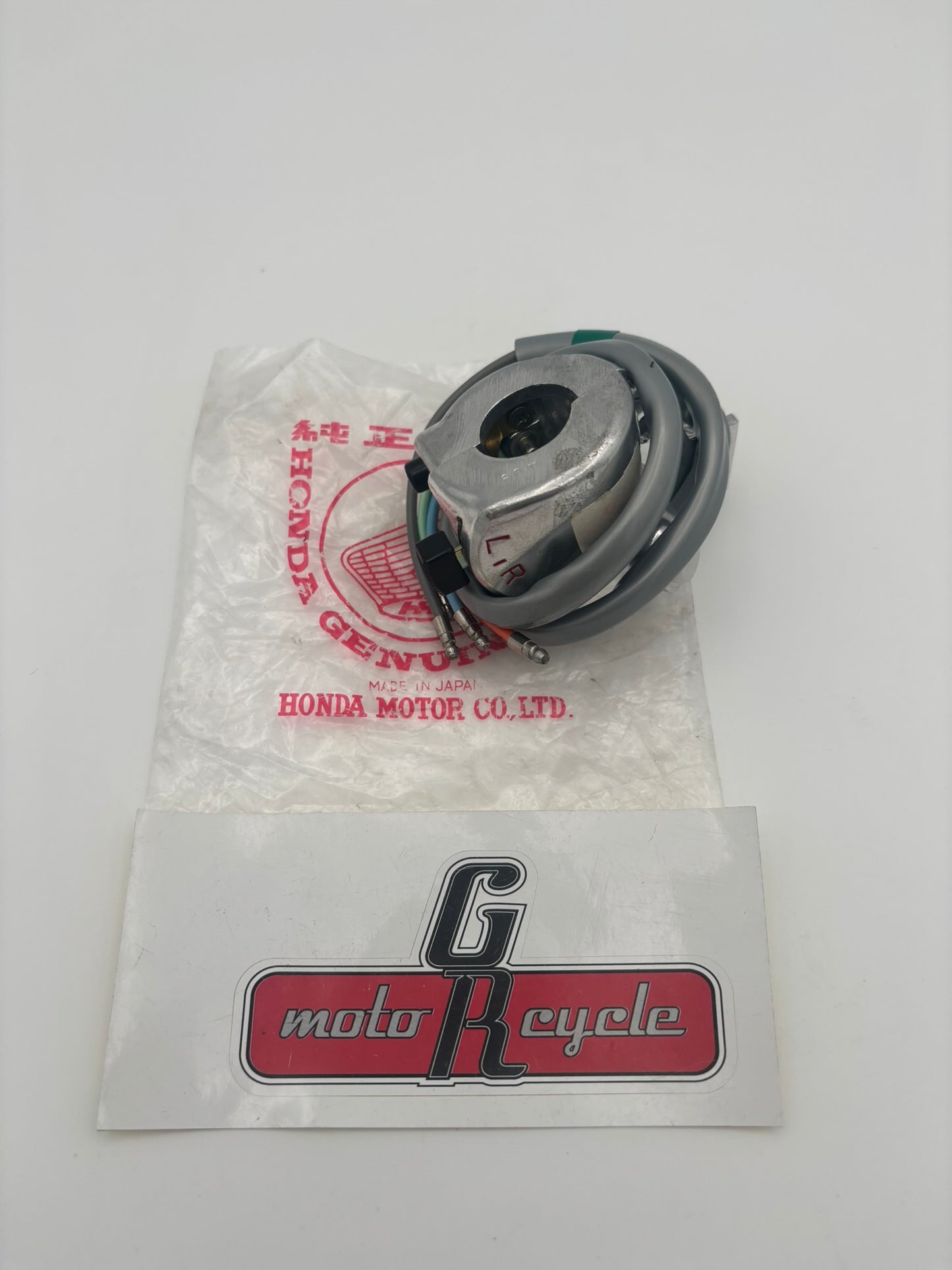 HONDA HORN & TURN SIGNAL SWITCH (SUB 35300-107-671 ) 35300-107-670 H234