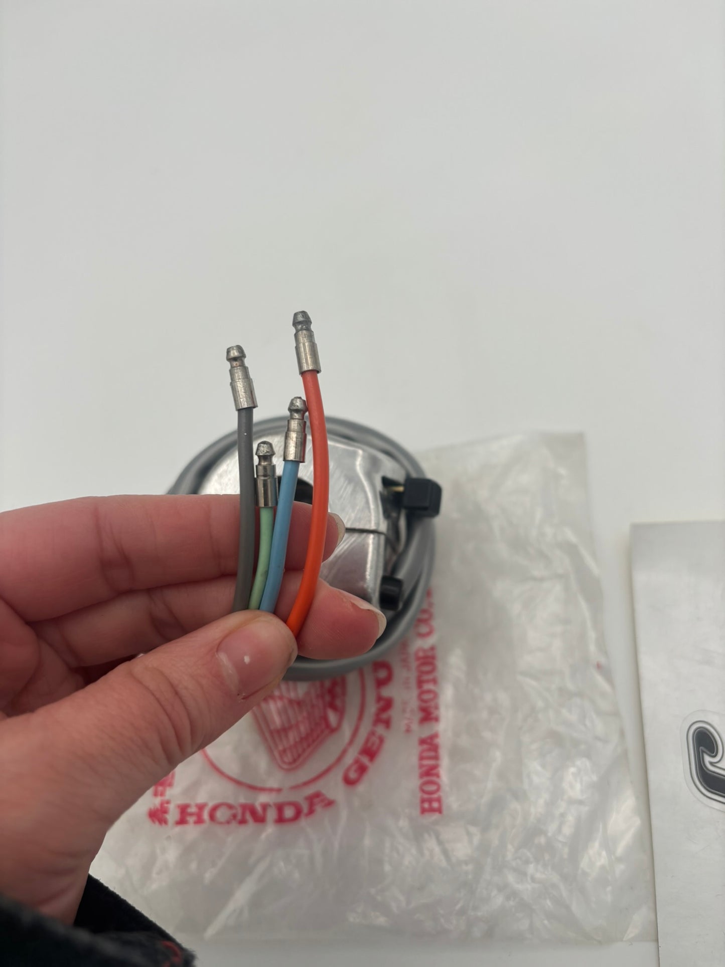 HONDA HORN & TURN SIGNAL SWITCH (SUB 35300-107-671 ) 35300-107-670 H234