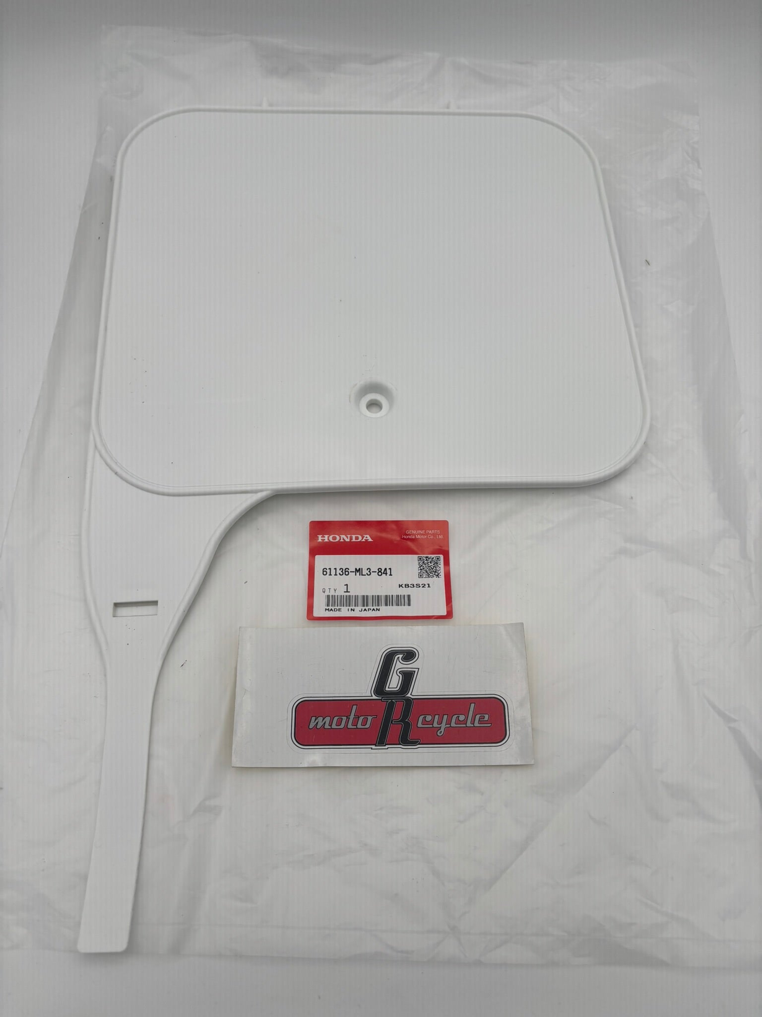HONDA FRONT NUMBER PLATE WHITE 61136-ML3-841 H99