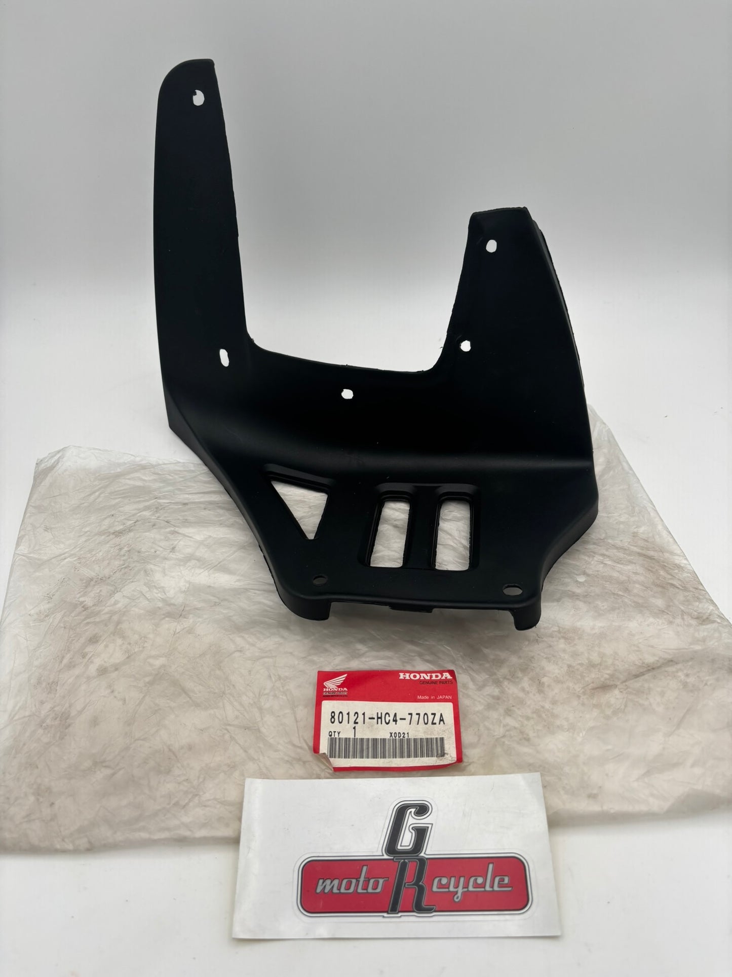 HONDA RIGHT (RR/FR) MUDGUARD *NH1* (BLACK) 80121-HC4-770ZA H242
