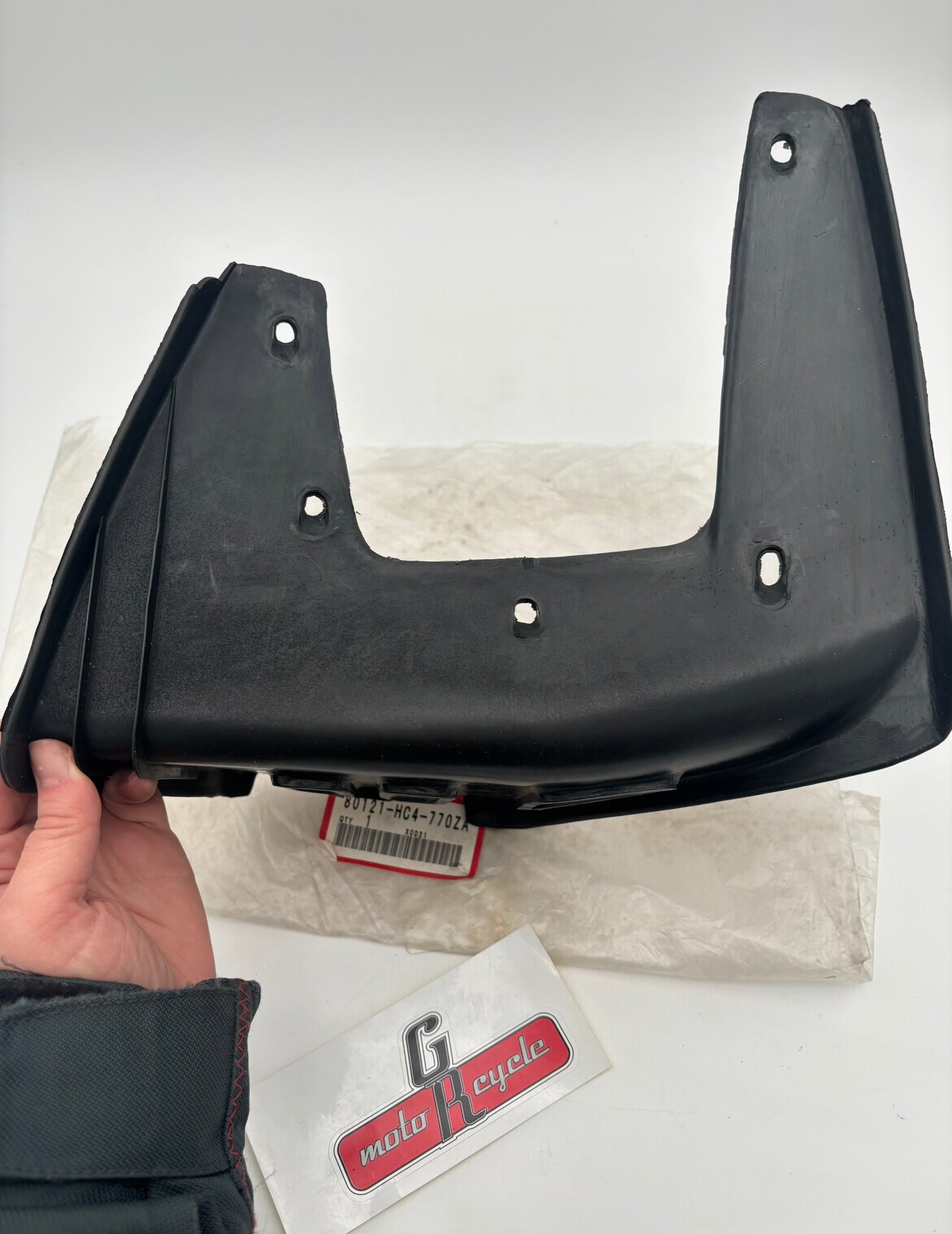 HONDA RIGHT (RR/FR) MUDGUARD *NH1* (BLACK) 80121-HC4-770ZA H242