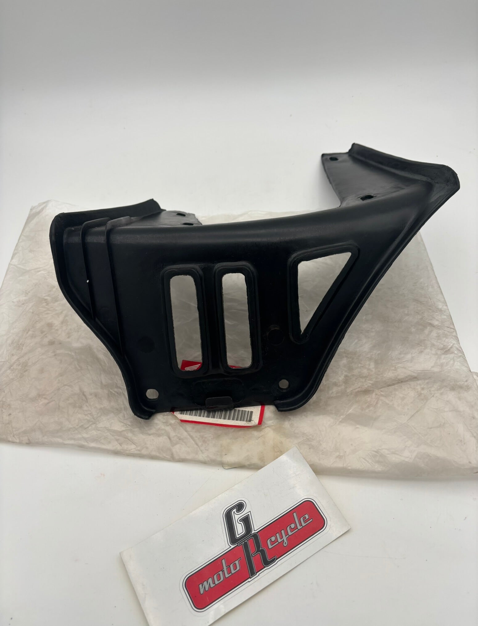 HONDA RIGHT (RR/FR) MUDGUARD *NH1* (BLACK) 80121-HC4-770ZA H242