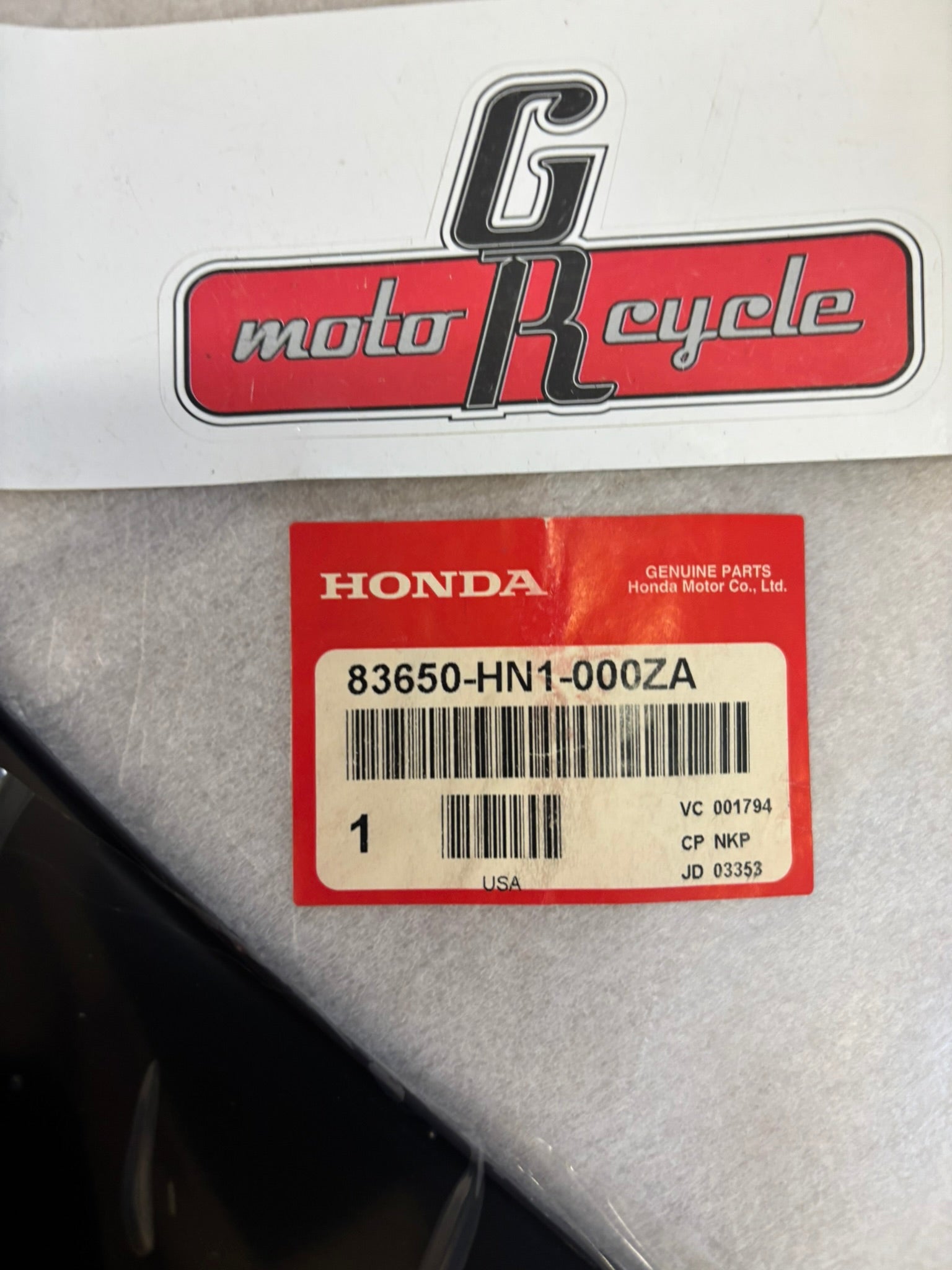 HONDA LEFT SIDE COVER 83650-HN1-000ZA HBOX