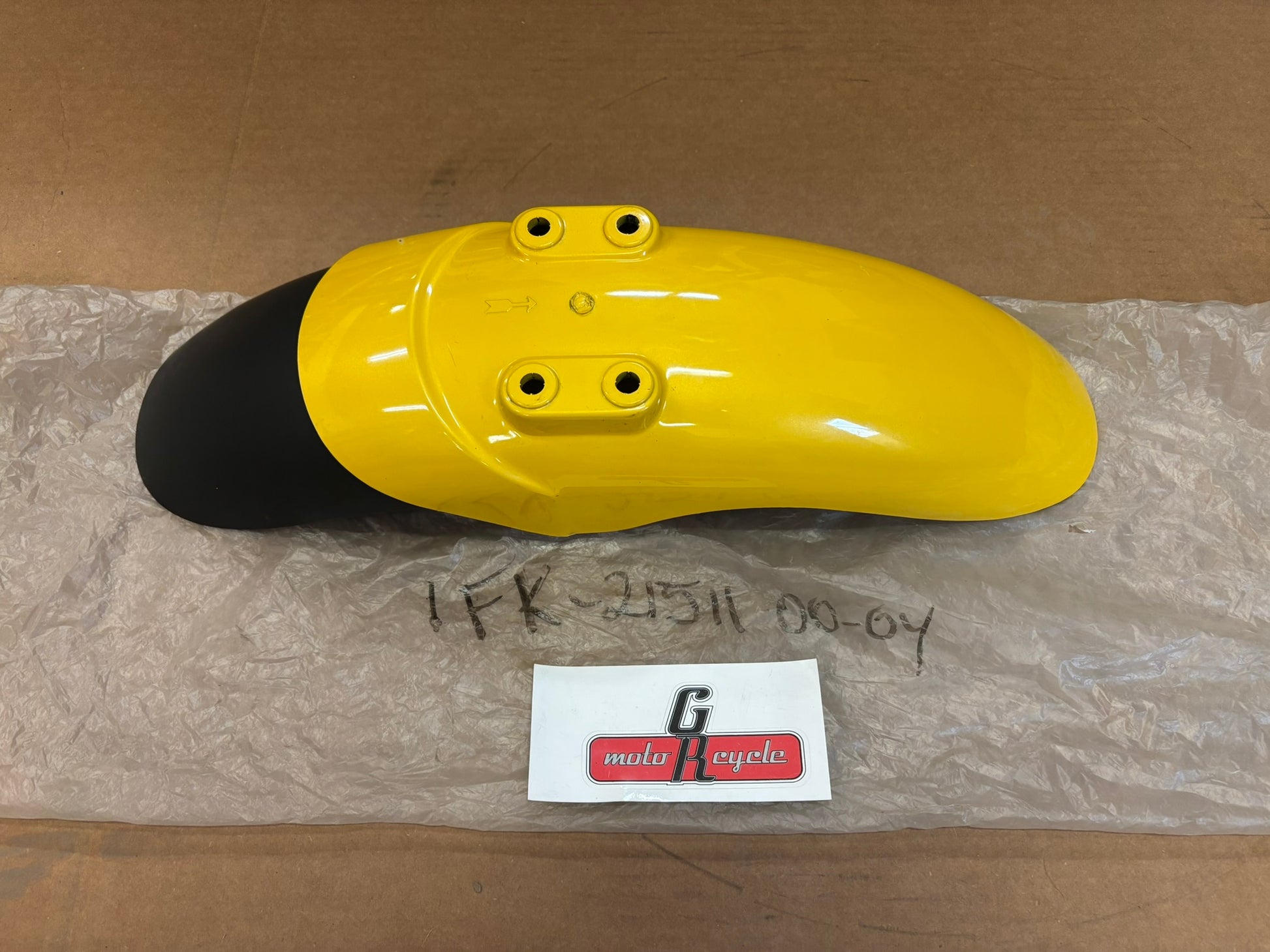 YAMAHA FRONT FENDER 1FK-21511-00-0Y Y277