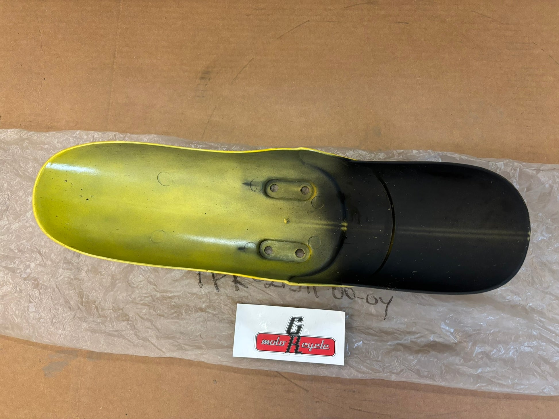 YAMAHA FRONT FENDER 1FK-21511-00-0Y Y277