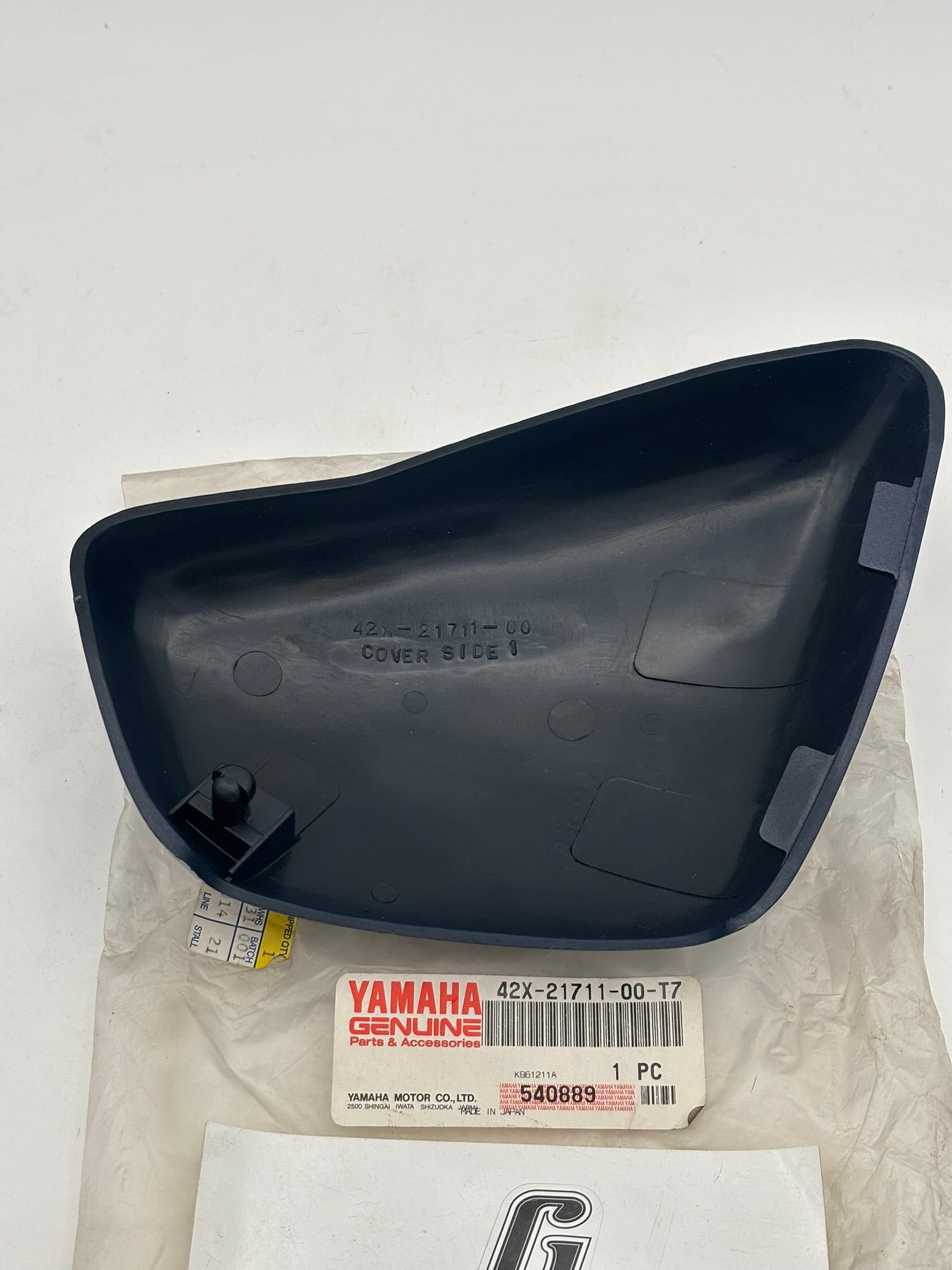 YAMAHA SIDE COVER 1. 42X-21711-00-T7 Y277
