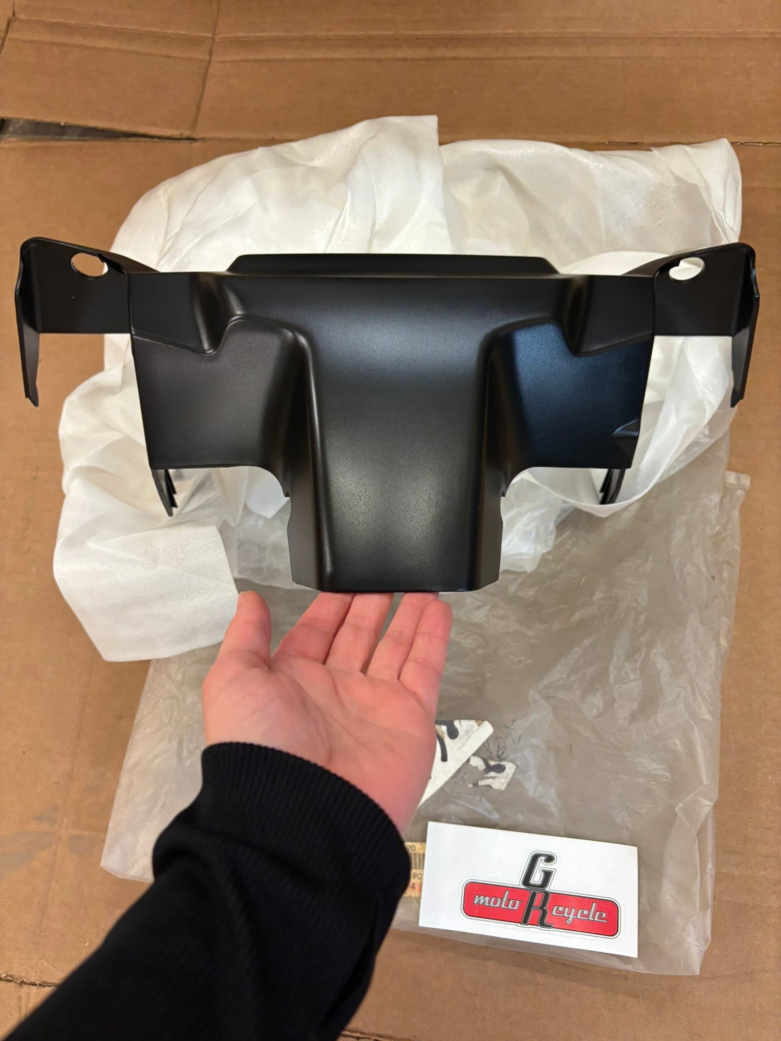 YAMAHA HANDLEBAR UPPER COVER 2. 2EK-26145-20-00 YBOX