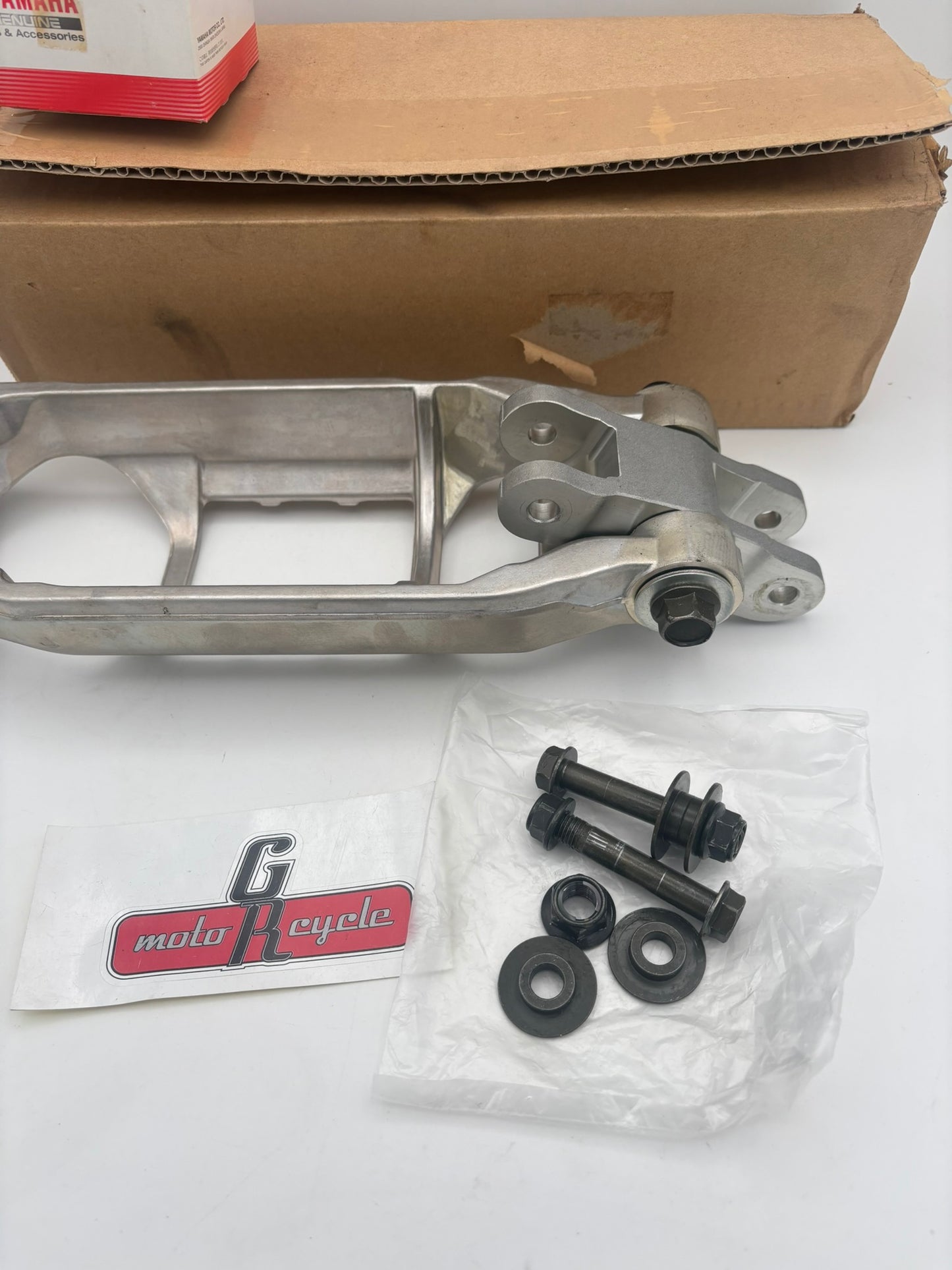 YAMAHA USED ARM 1. ( 5YU-2217A-00-00 90891-20132-00 ) 5YU-2217M-00-00-U Y278
