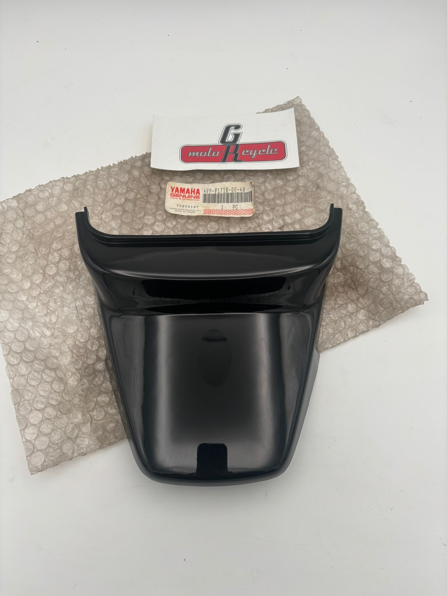 YAMAHA SIDE COVER 5. 4VP-F171E-00-4B Y278