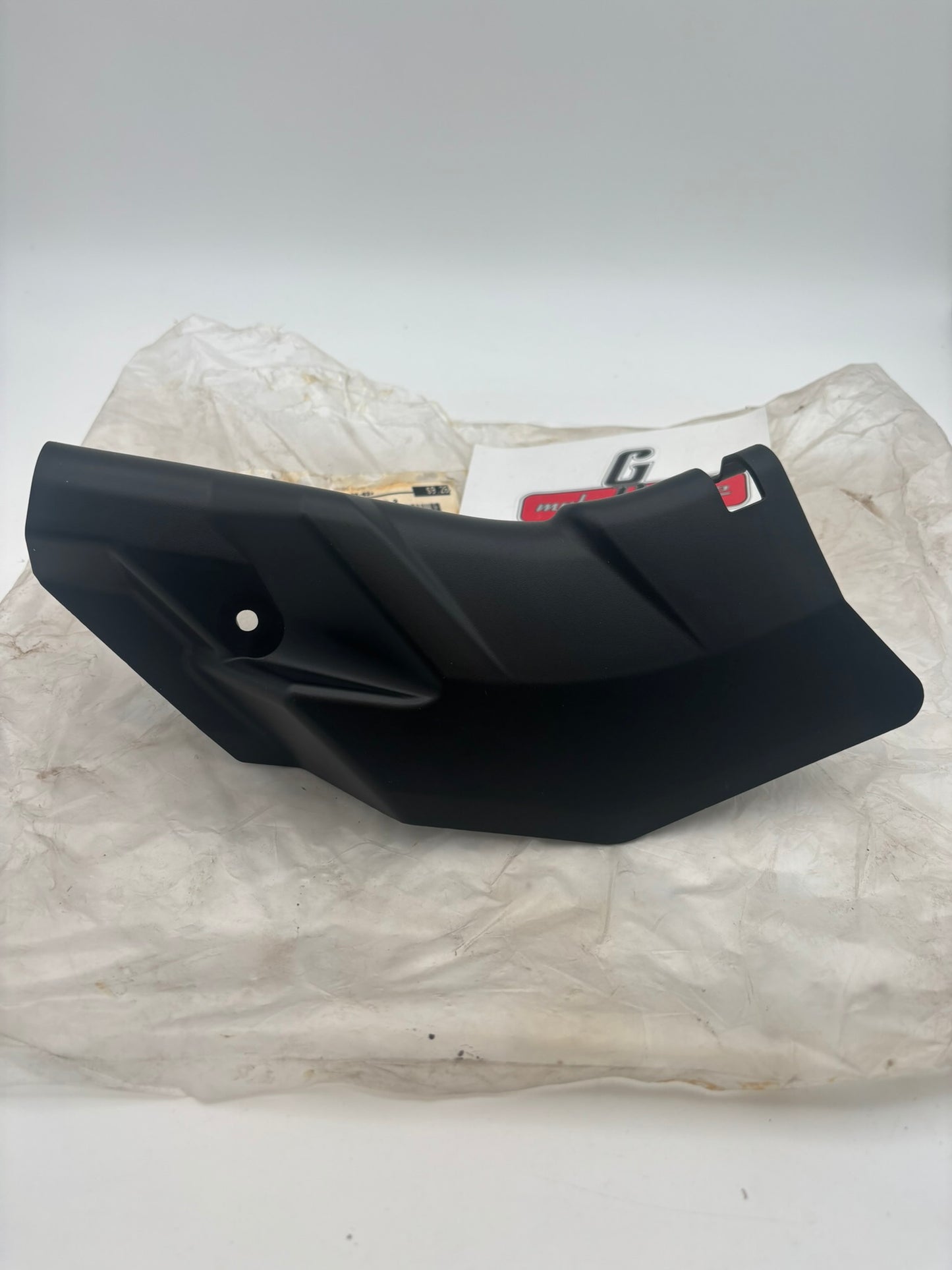 YAMAHA LOWER COVER 1. 3B4-23123-00-00 Y278