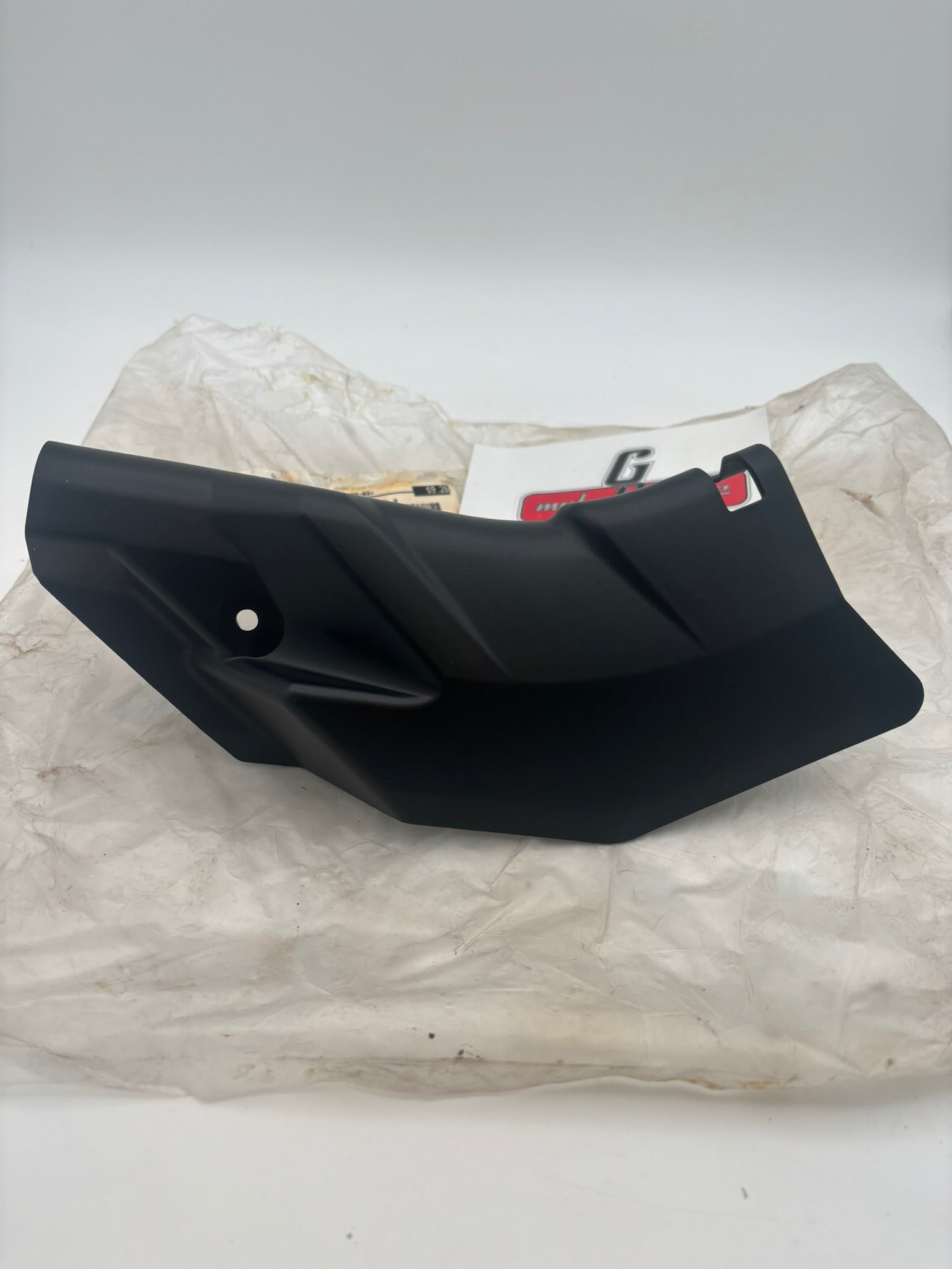 YAMAHA LOWER COVER 1. 3B4-23123-00-00 Y278