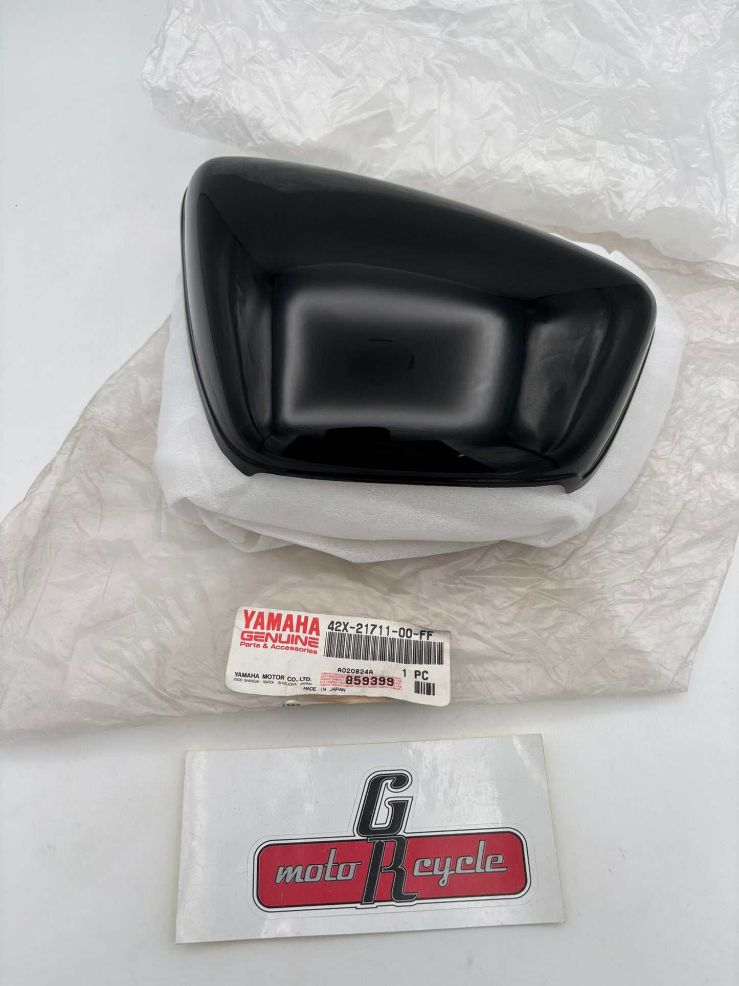 YAMAHA SIDE COVER 1. 42X-21711-00-FF Y278