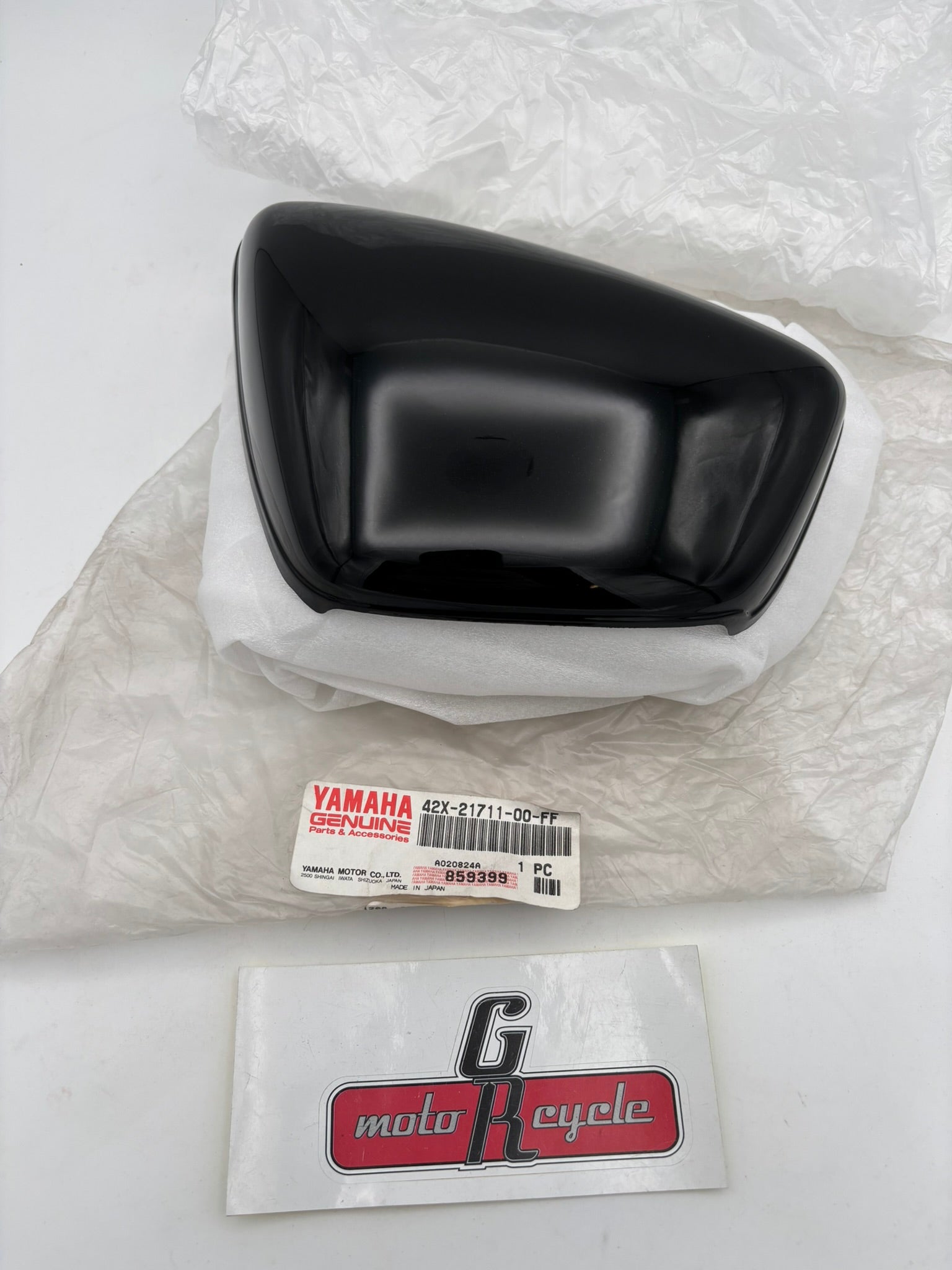 YAMAHA SIDE COVER 1. 42X-21711-00-FF Y278