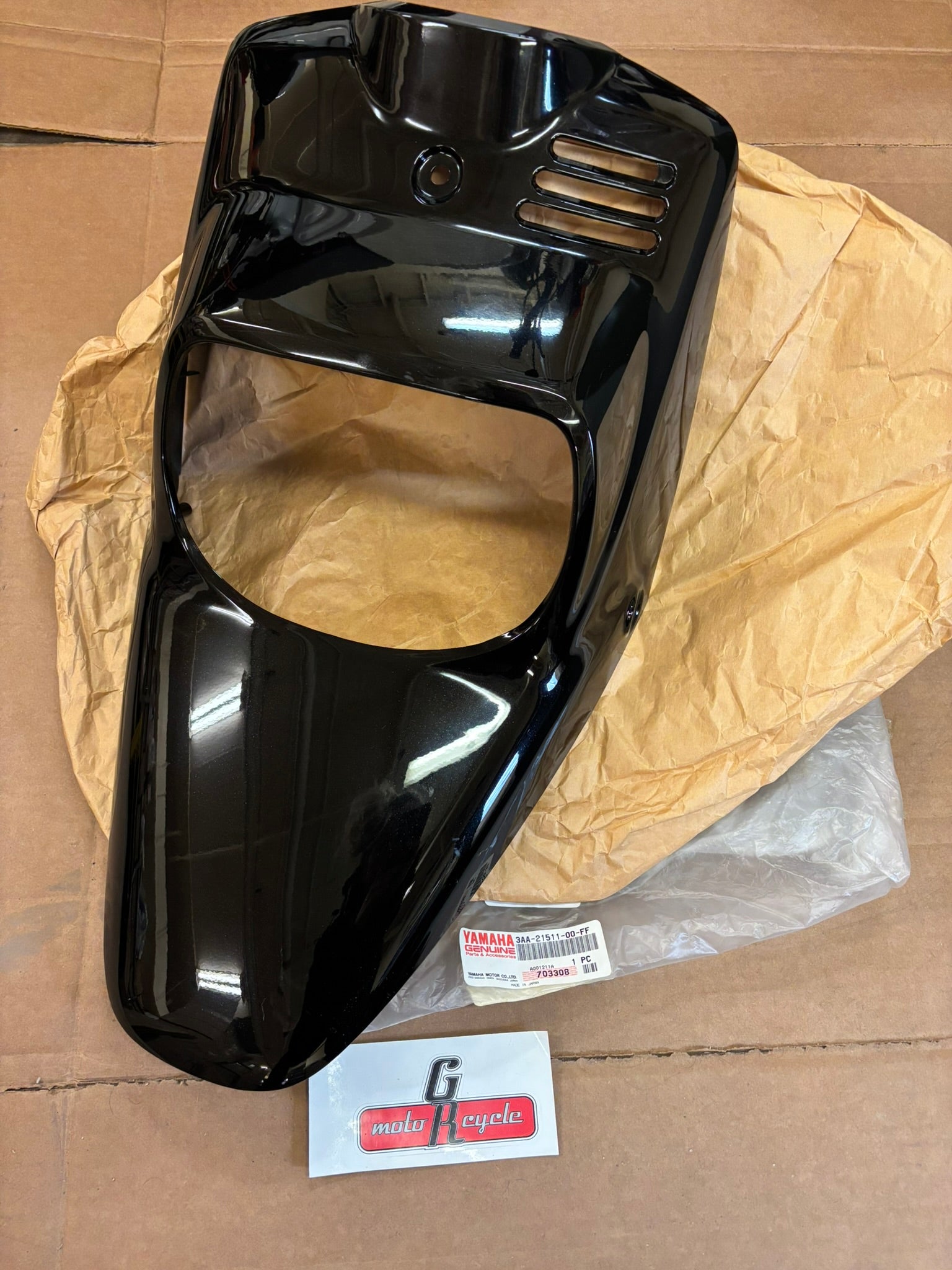 YAMAHA 1988 - 1990 CW50 FRONT FENDER (SUB 3AA-21511-00-4B ) 3AA-21511-00-FF YBOX