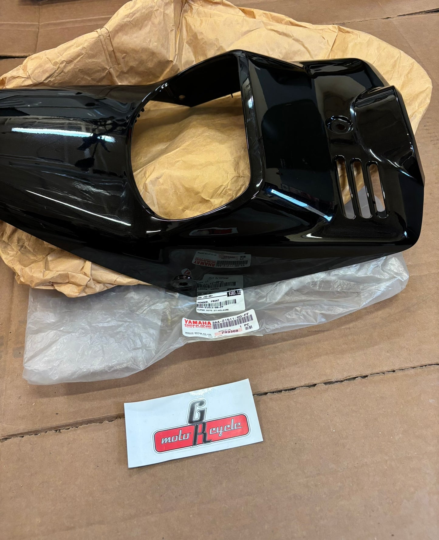 YAMAHA 1988 - 1990 CW50 FRONT FENDER (SUB 3AA-21511-00-4B ) 3AA-21511-00-FF YBOX
