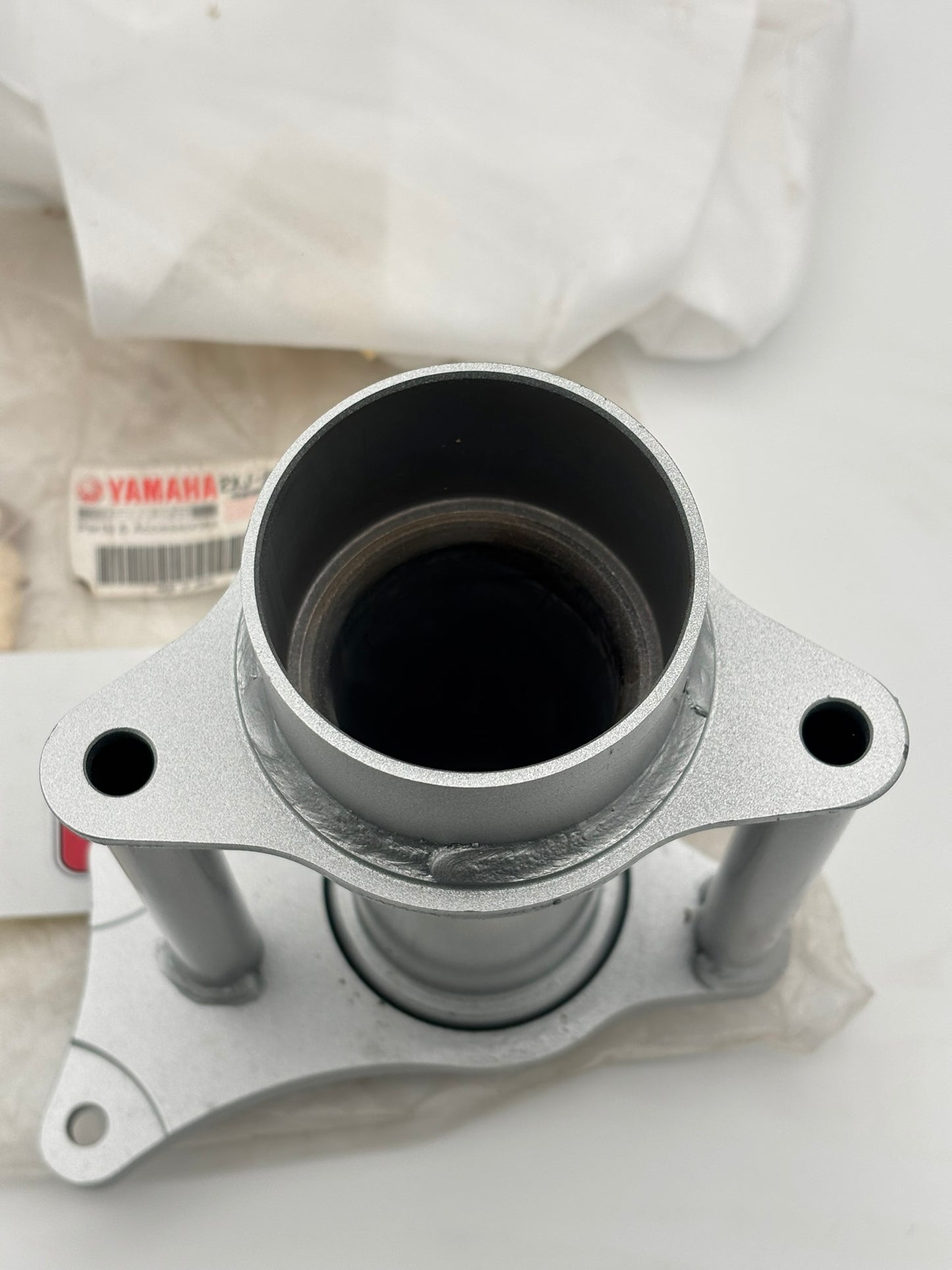 YAMAHA REAR HUB 2XJ-25311-00-35 Y281