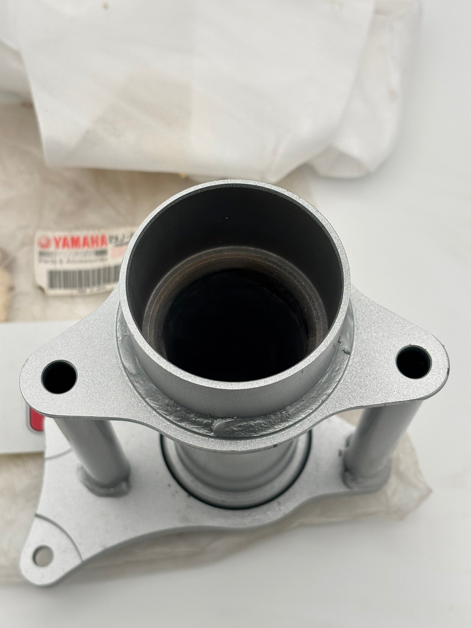 YAMAHA REAR HUB 2XJ-25311-00-35 Y281