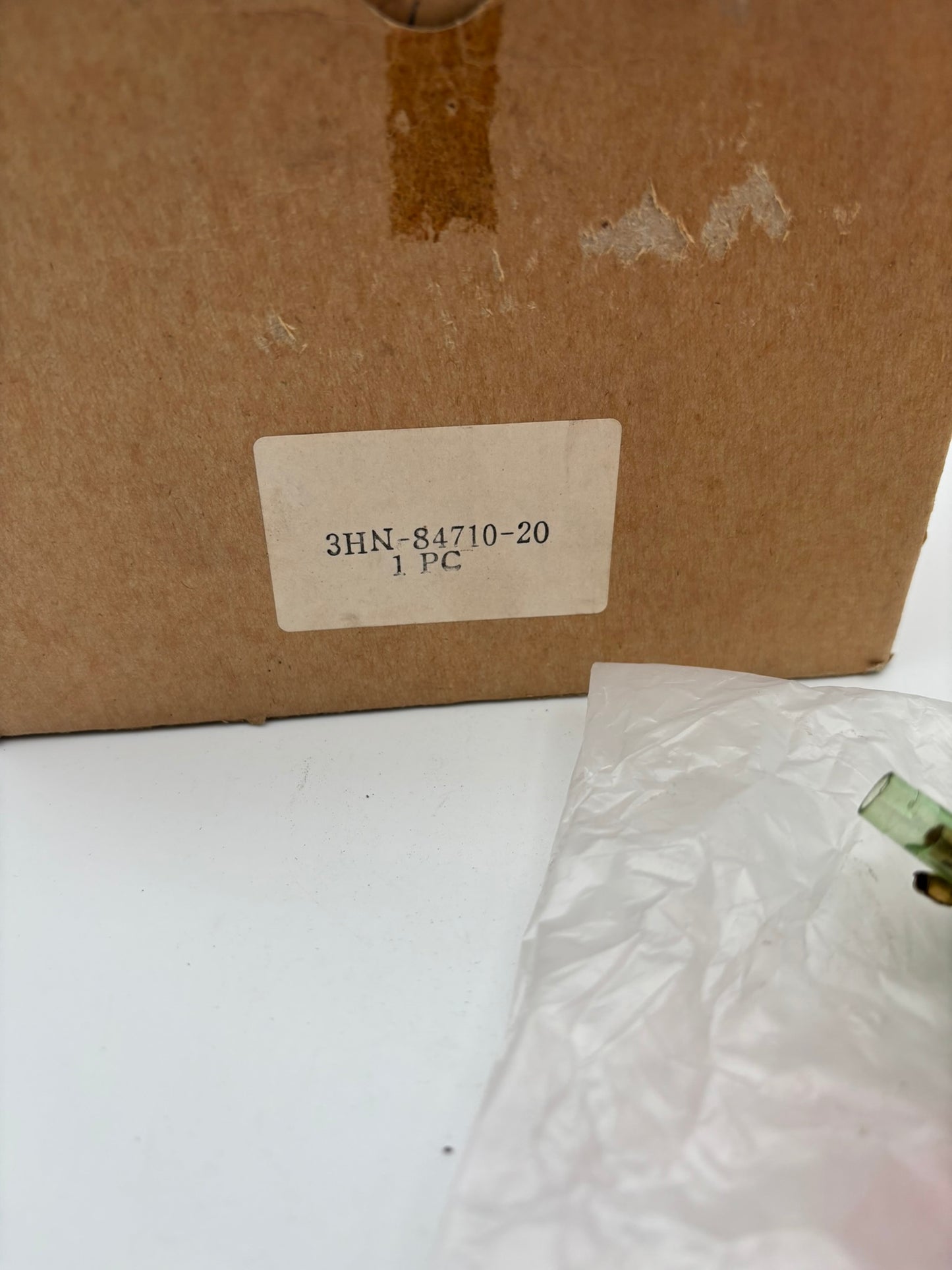YAMAHA TAIL LIGHT UNIT ASSY 3HN-84710-20-00 Y280