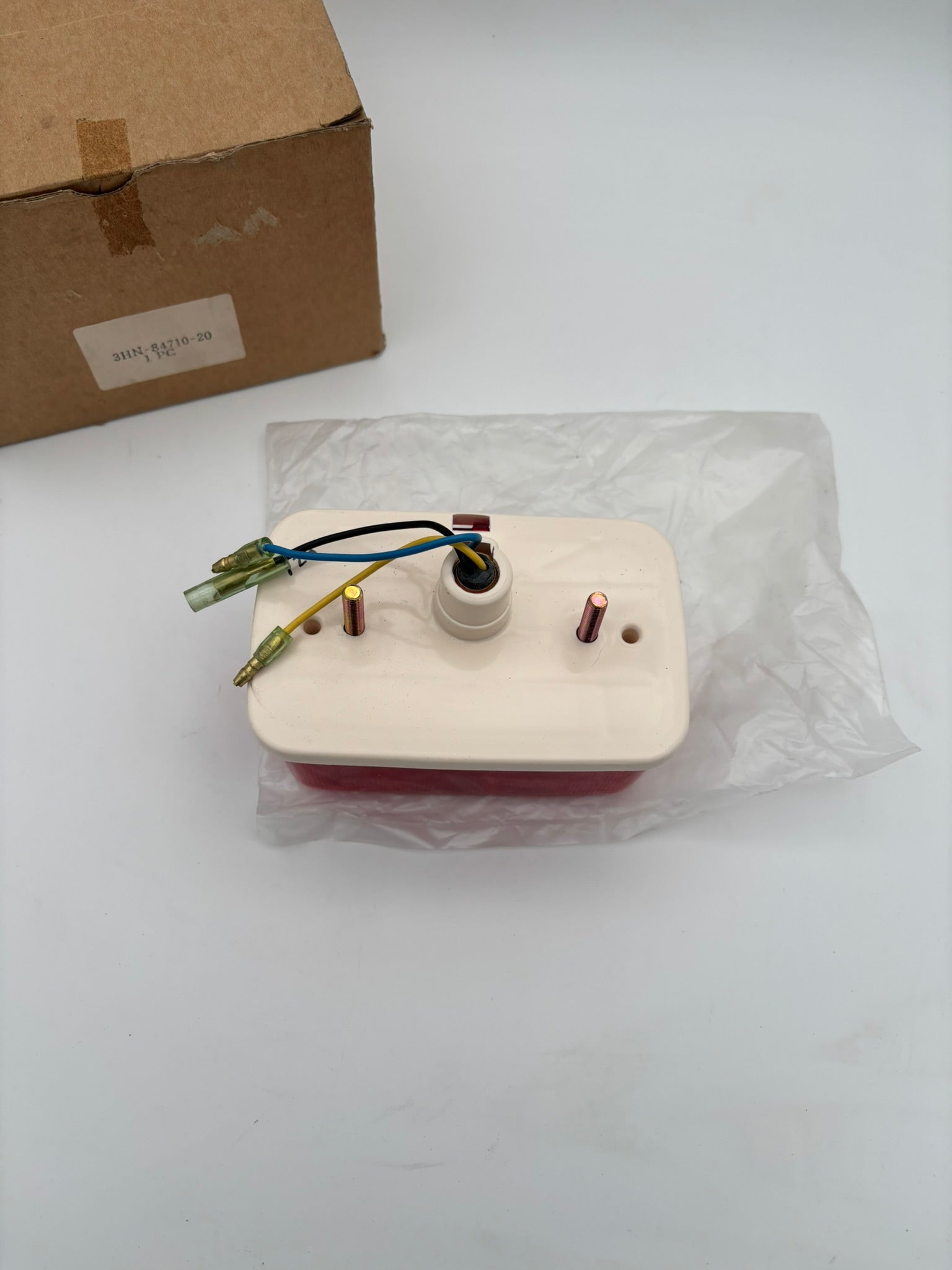 YAMAHA TAIL LIGHT UNIT ASSY 3HN-84710-20-00 Y280