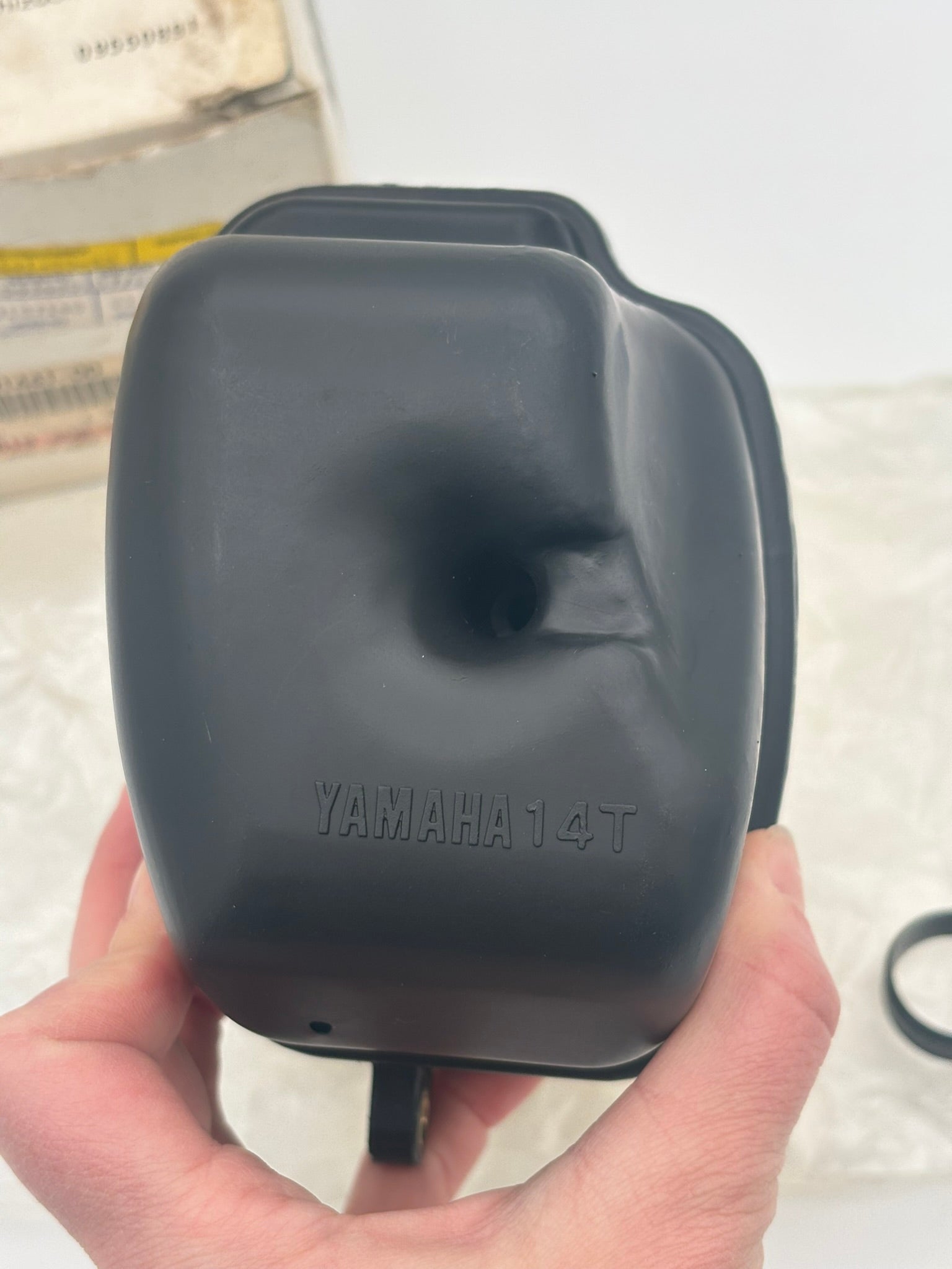 YAMAHA 1983 - 1986 CA50 AIRBOX AIR FILTER CASE 14T-14411-00-00 +  14T-W1441-00-00 Y231