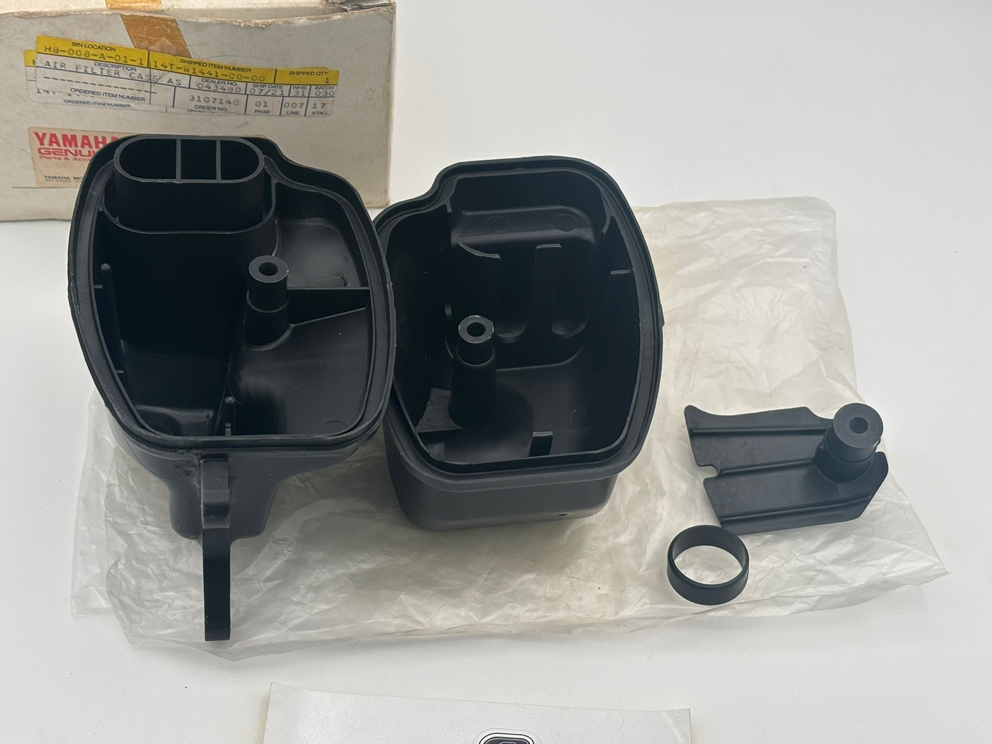 YAMAHA 1983 - 1986 CA50 AIRBOX AIR FILTER CASE 14T-14411-00-00 +  14T-W1441-00-00 Y231