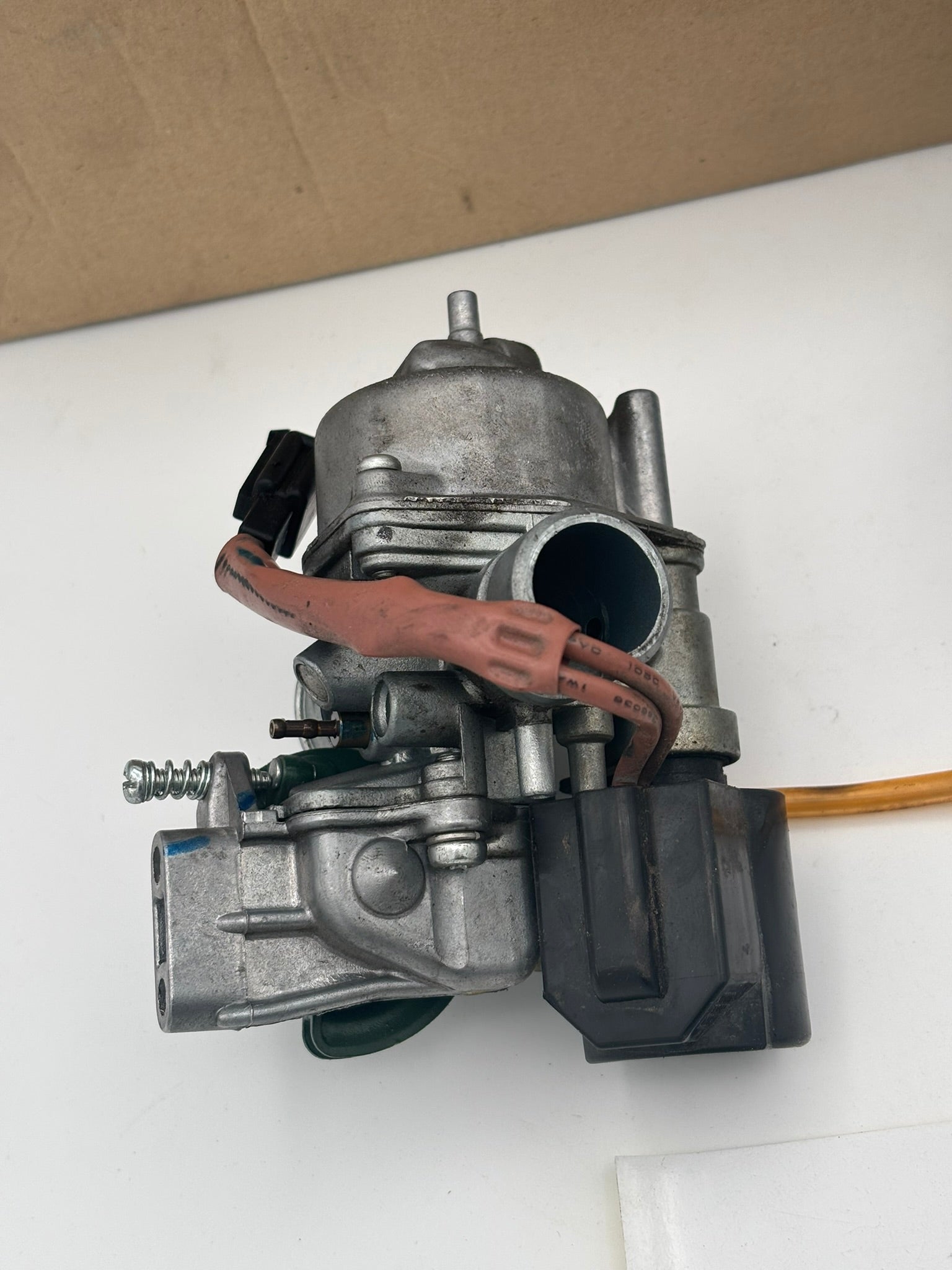 YAMAHA USED CARBURETOR KIT ( 5PJ-14301-01-00 + 4WX-WE441-00-00 ) 90891-10213-00-U Y282